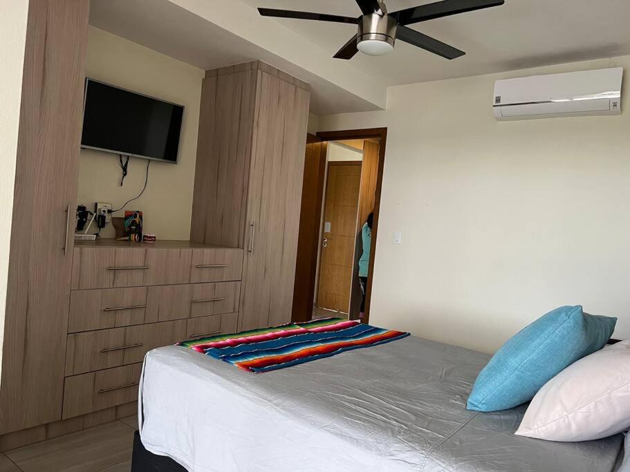 Cancun 2 Bedroom Condo, Pool, Great WiFi & TVs