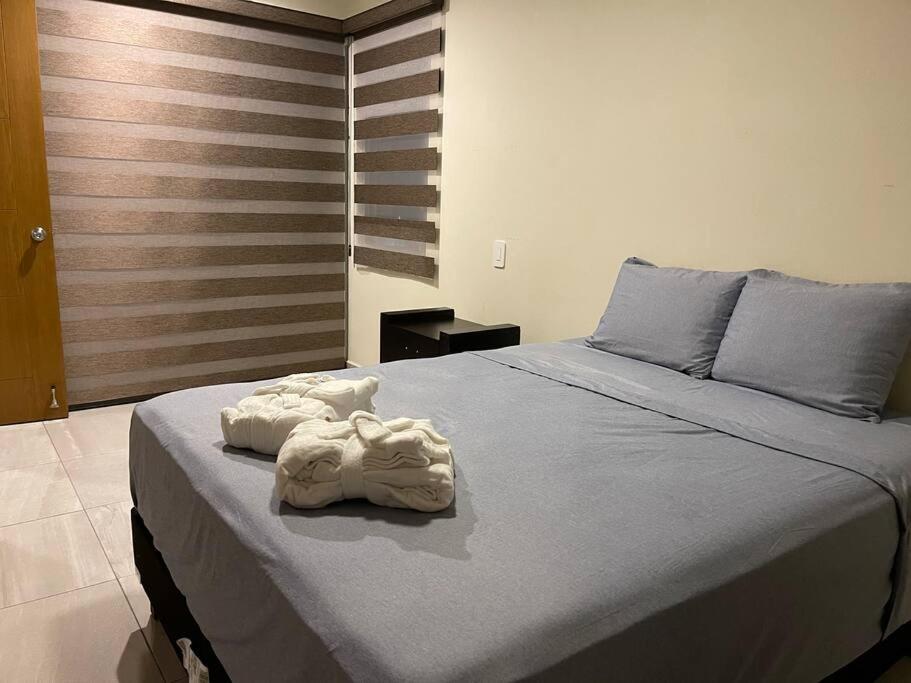 Cancun 2 Bedroom Condo, Pool, Great WiFi & TVs