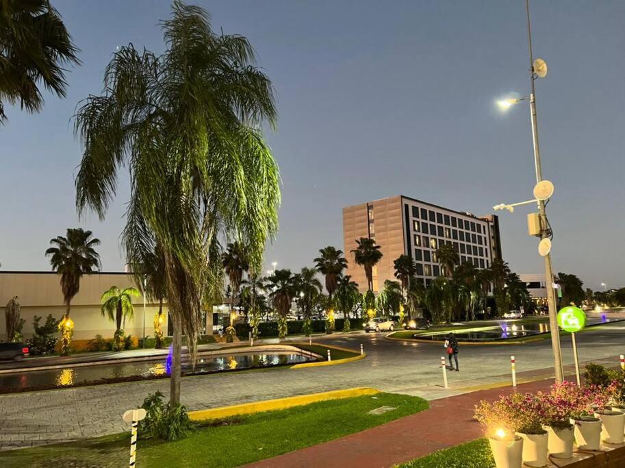 Cancun 2 Bedroom Condo, Pool, Great WiFi & TVs
