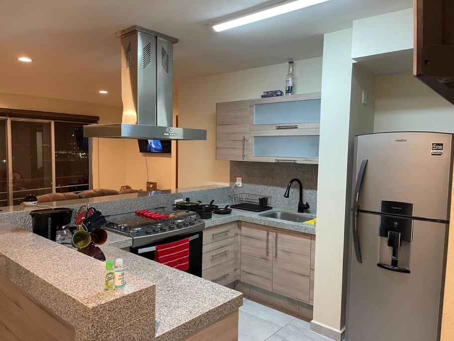 Cancun 2 Bedroom Condo, Pool, Great WiFi & TVs