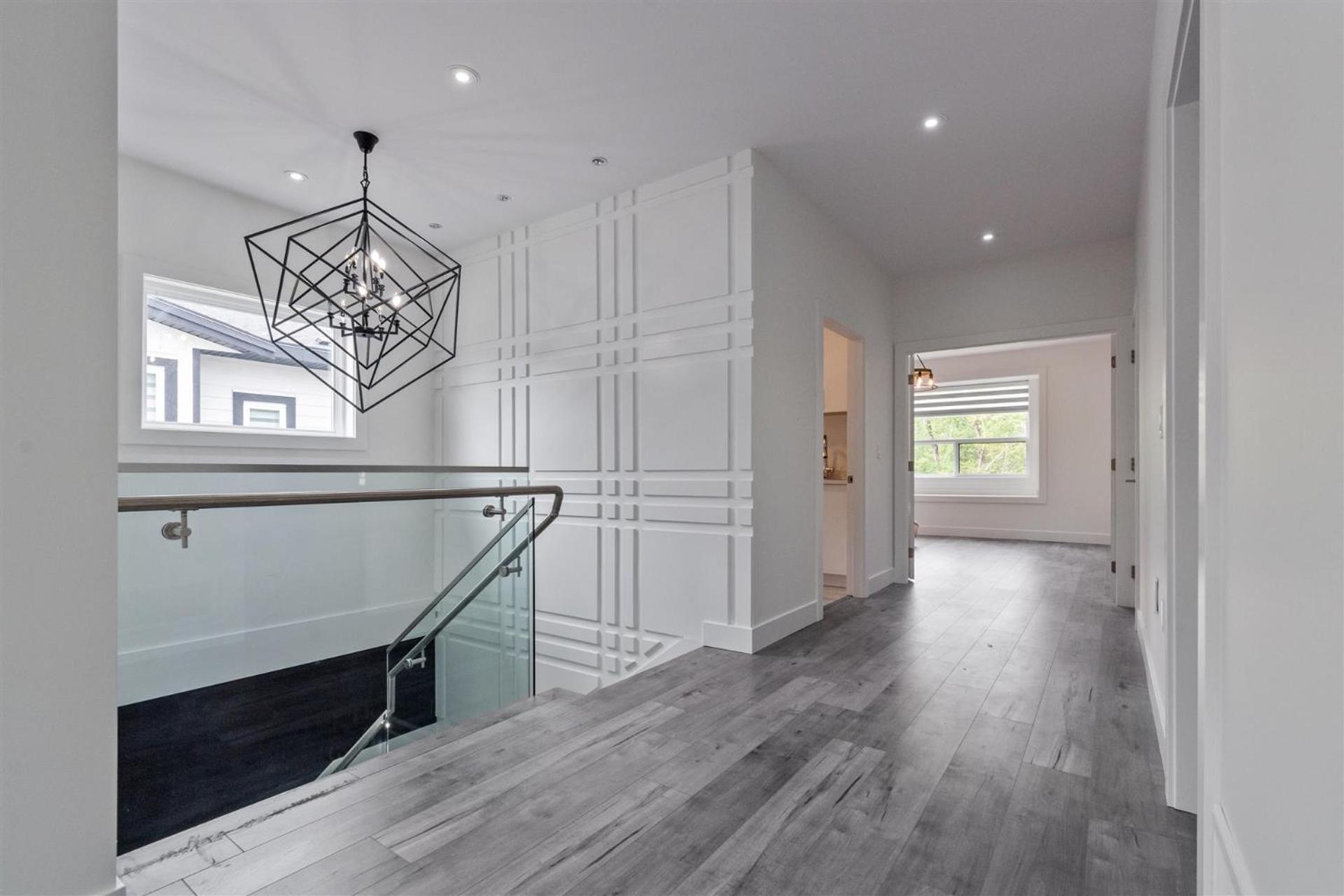 Langley Vacations - Brand New, Cheerful, Exquisite 4 BR house, fast wifi, free parking - Property Image 10