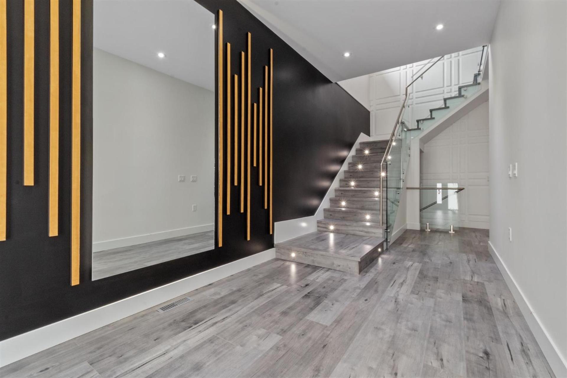 Langley Vacations - Brand New, Cheerful, Exquisite 4 BR house, fast wifi, free parking - Property Image 6