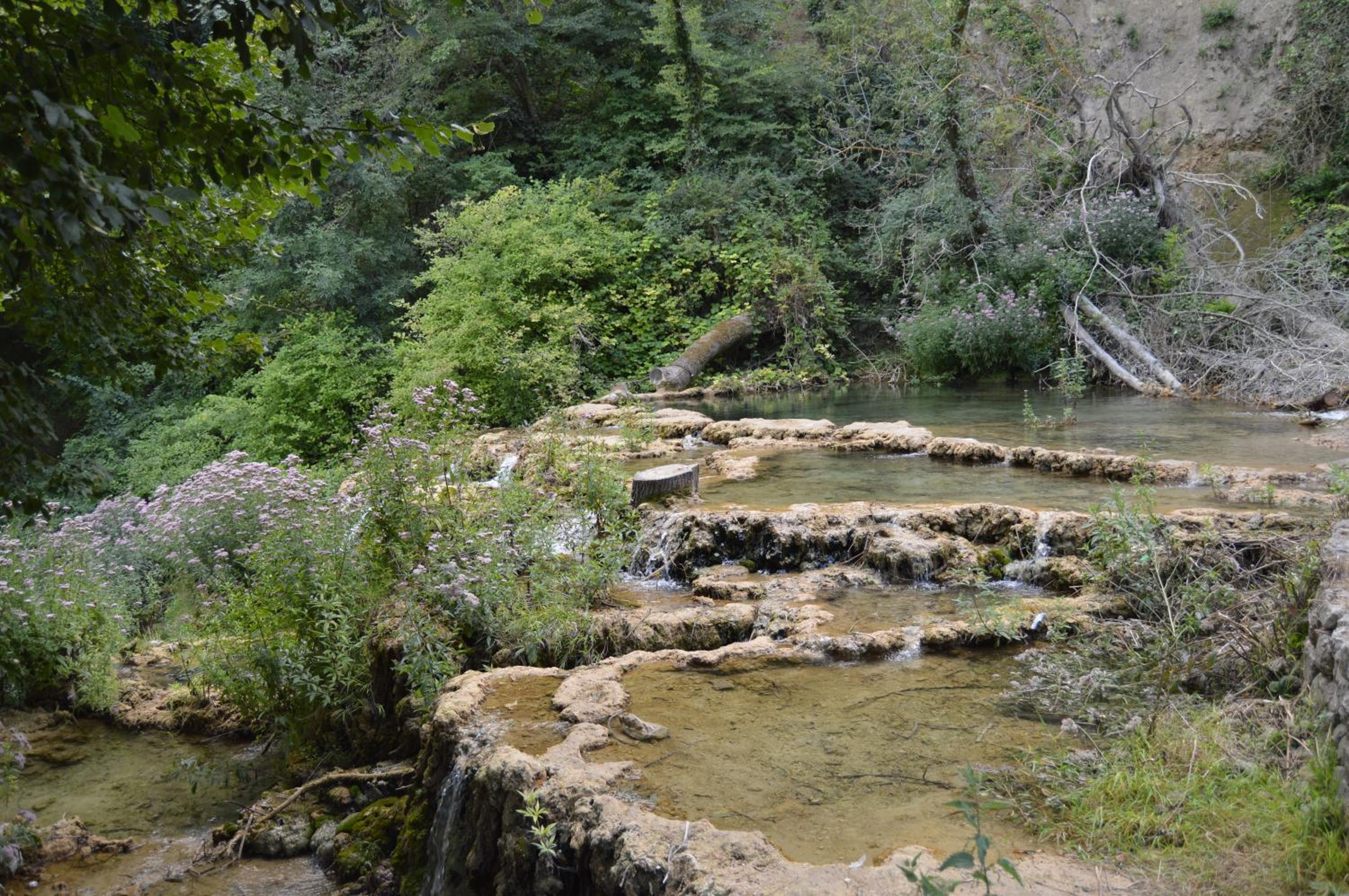 El Salto del Agua Auténtico El Molino de la Cascada Orbaneja view 5