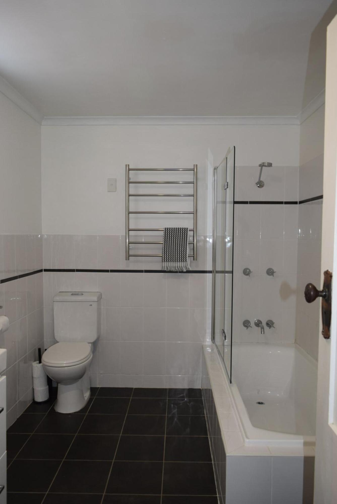 Fitzroy House - Federation charm near town centre