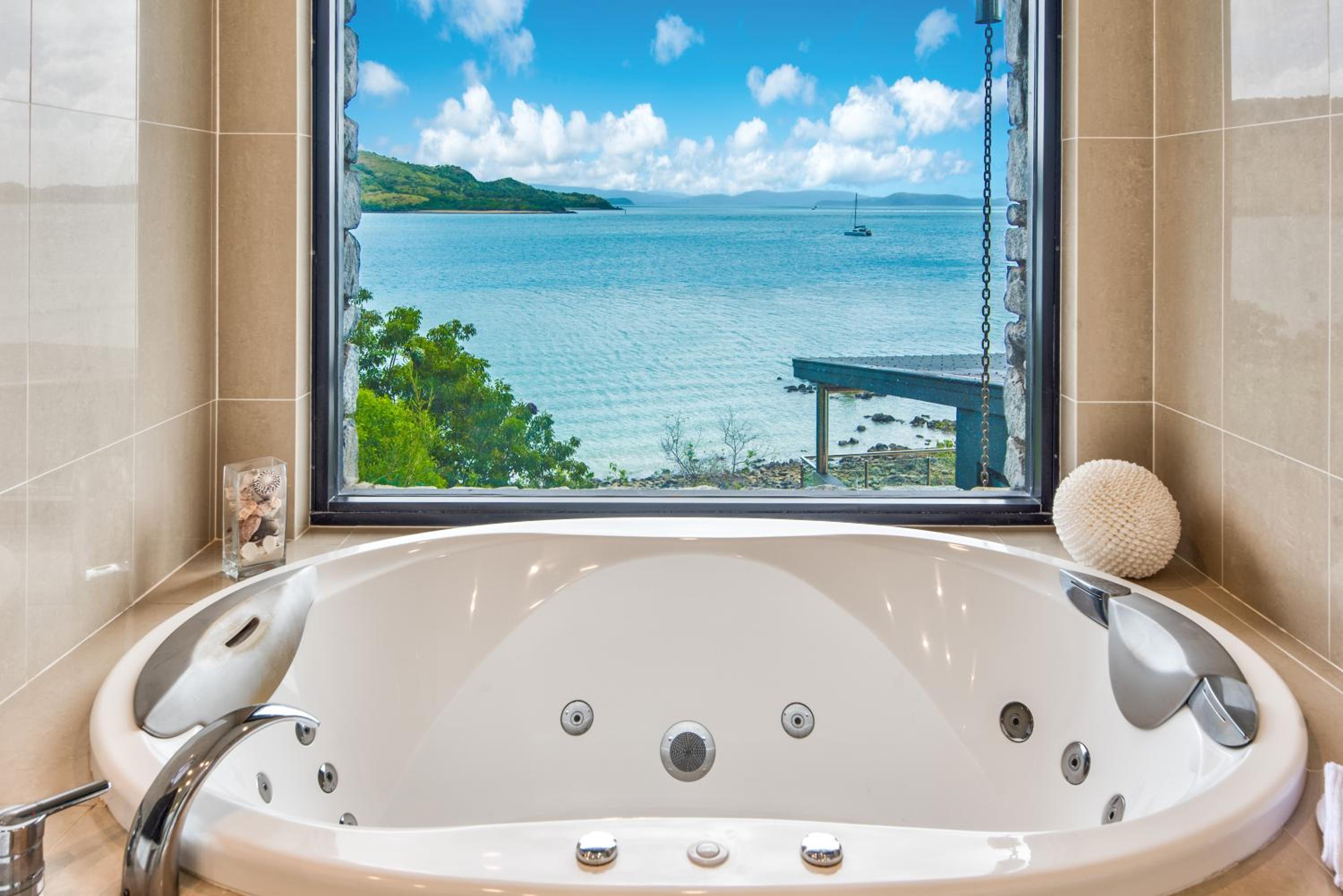 Edge Apartments on Hamilton Island by HIHA