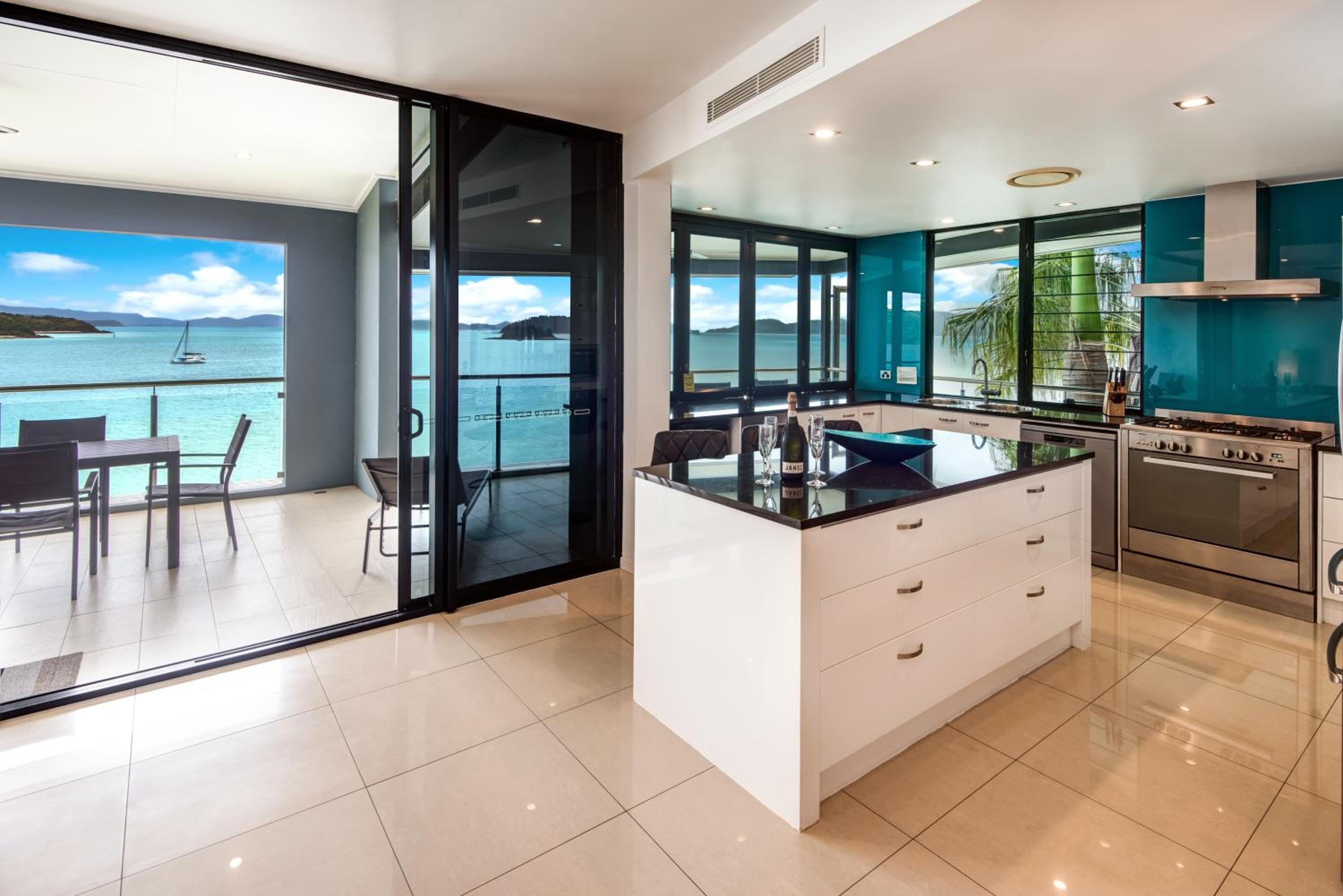 Edge Apartments on Hamilton Island by HIHA