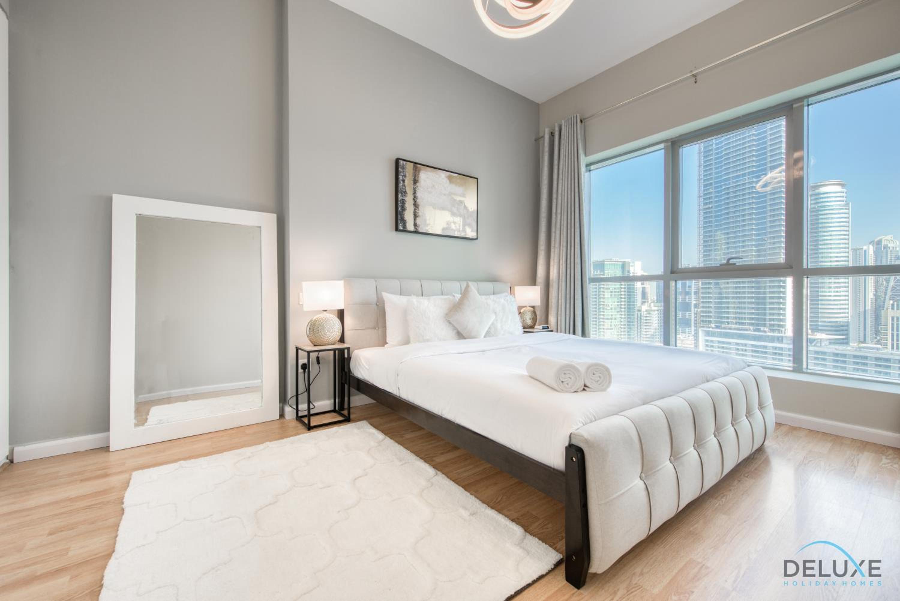 Elegant 2BR at The Point Dubai Marina by Deluxe Holiday Homes