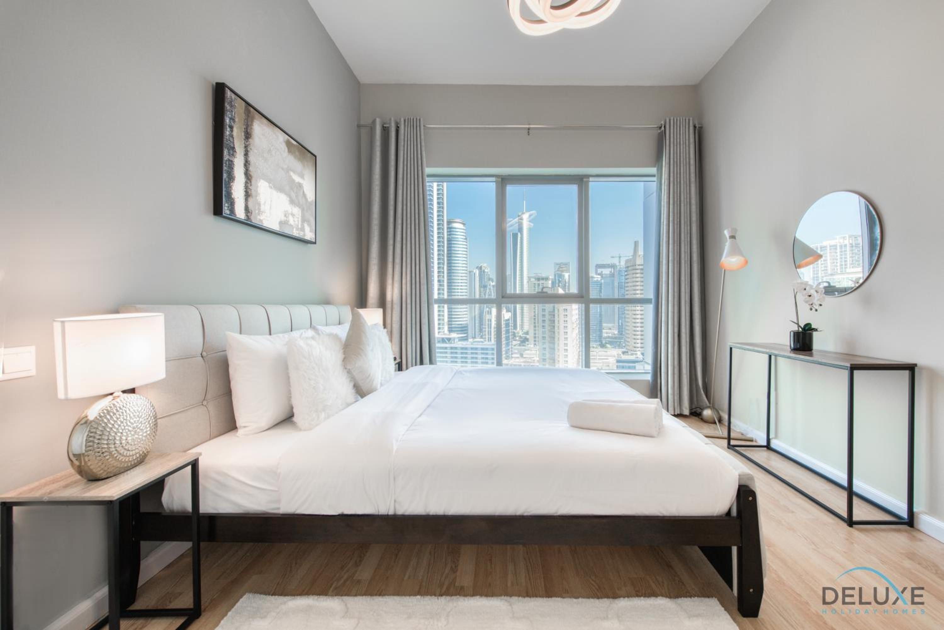 Elegant 2BR at The Point Dubai Marina by Deluxe Holiday Homes