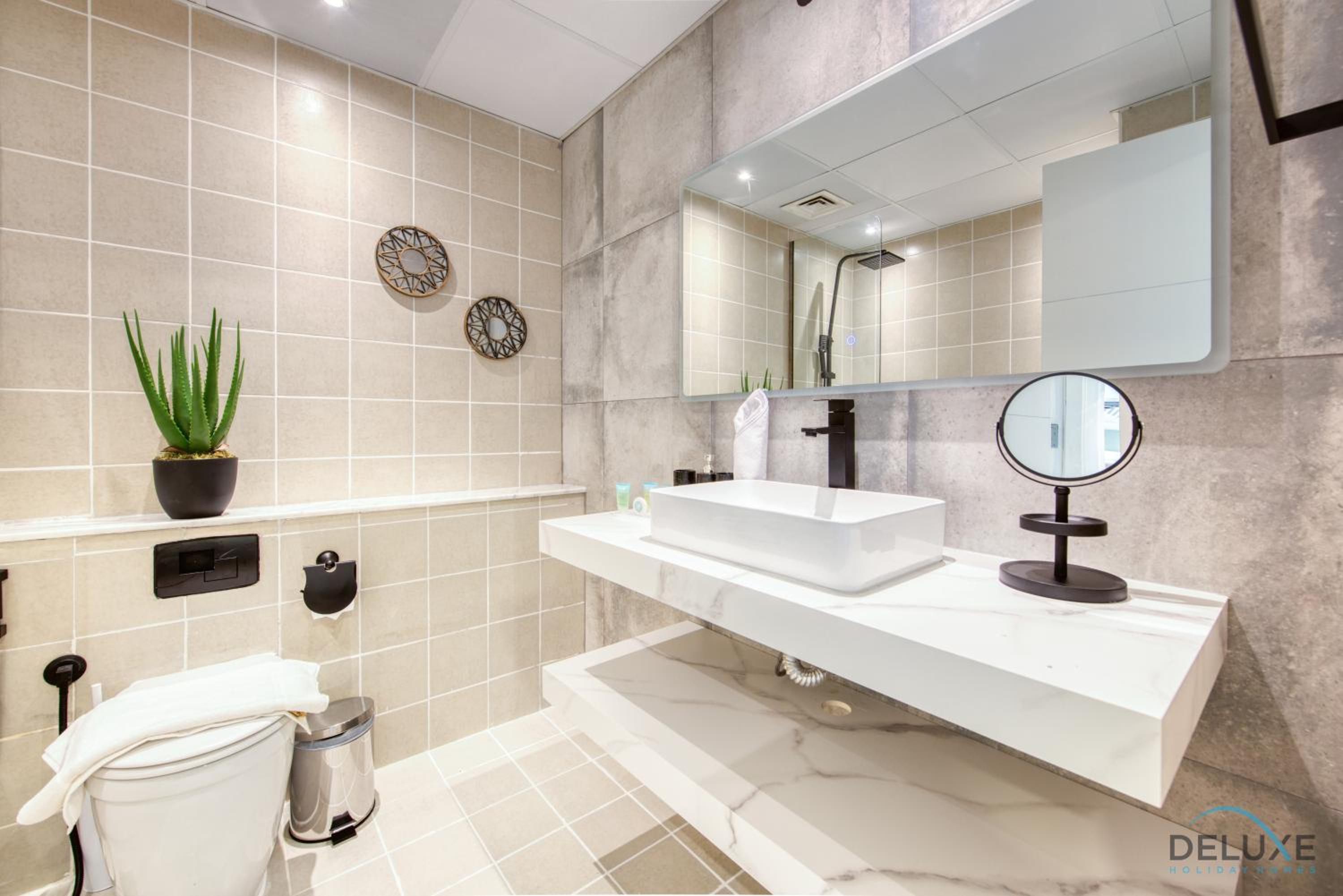 Elegant 2BR at The Point Dubai Marina by Deluxe Holiday Homes