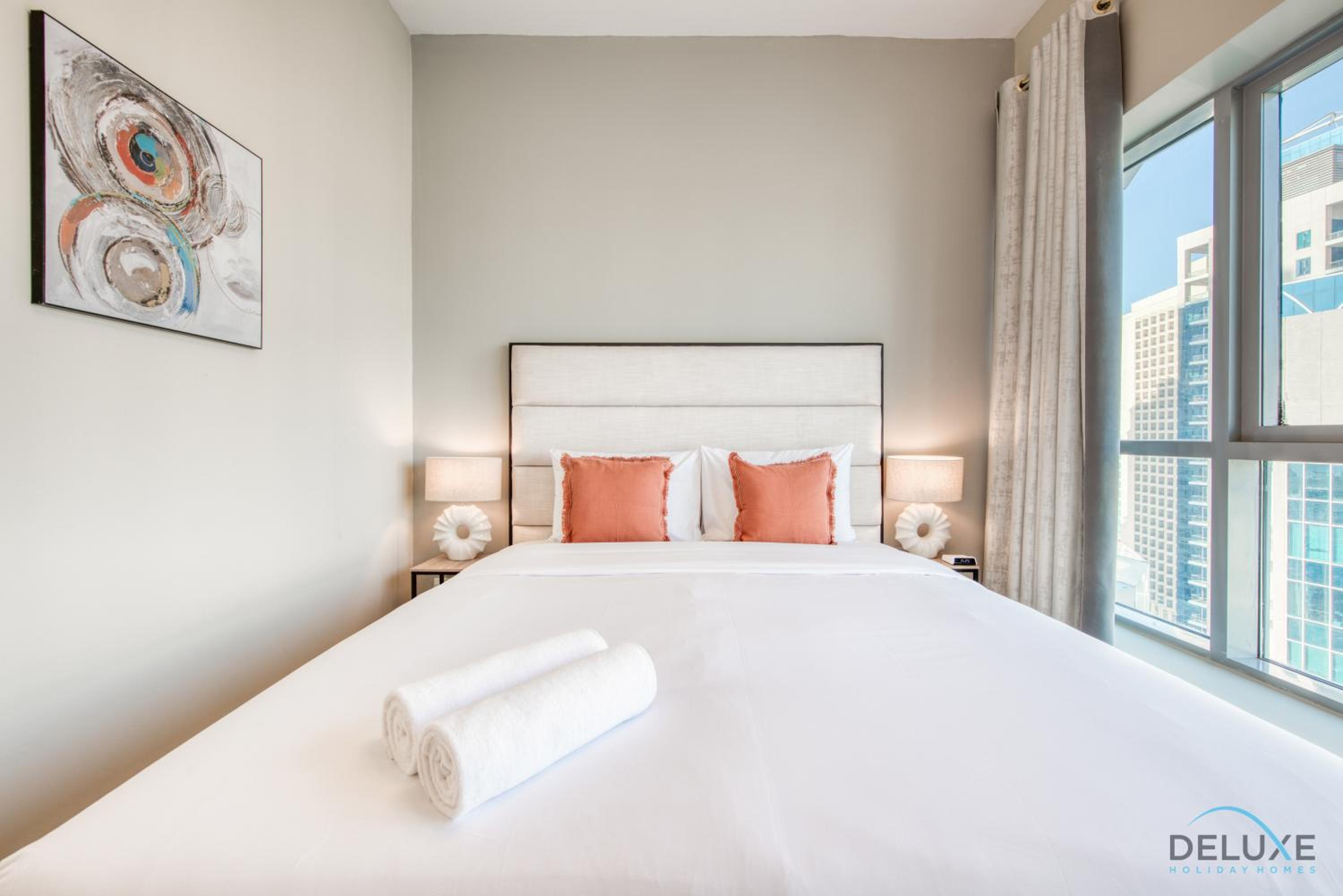 Elegant 2BR at The Point Dubai Marina by Deluxe Holiday Homes