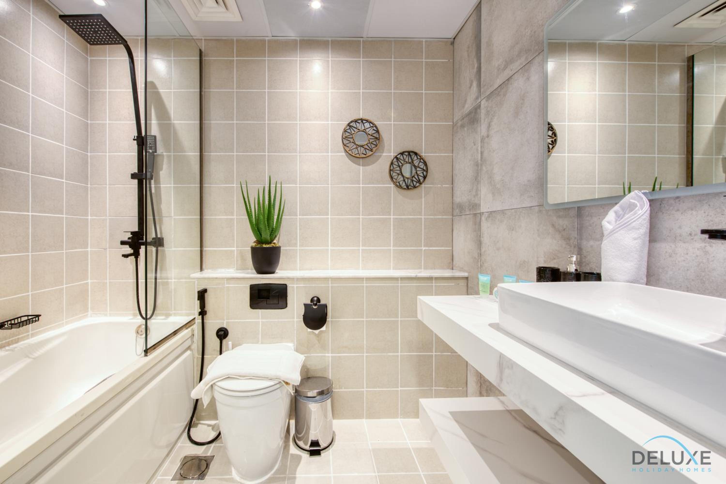 Elegant 2BR at The Point Dubai Marina by Deluxe Holiday Homes
