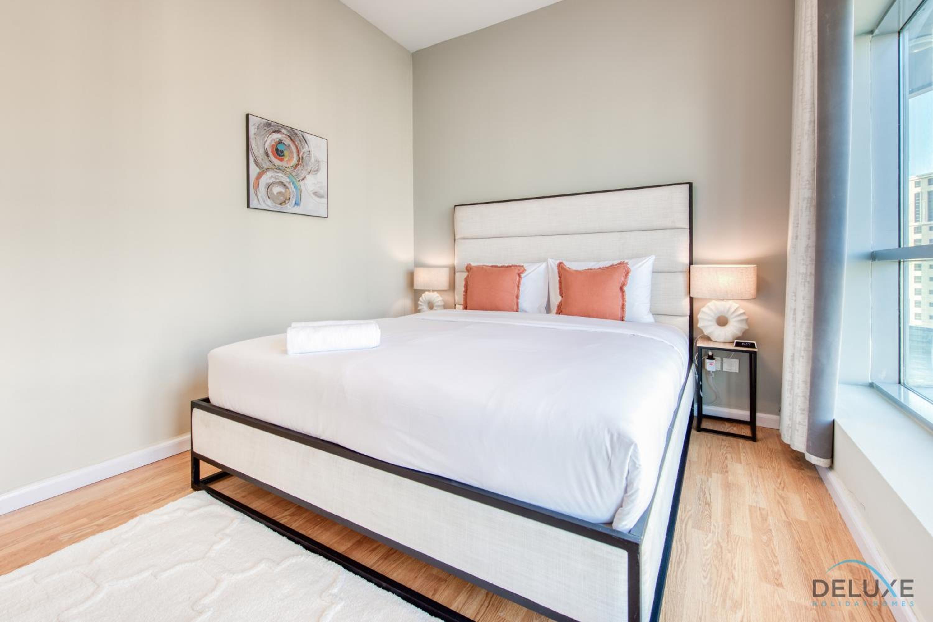Elegant 2BR at The Point Dubai Marina by Deluxe Holiday Homes