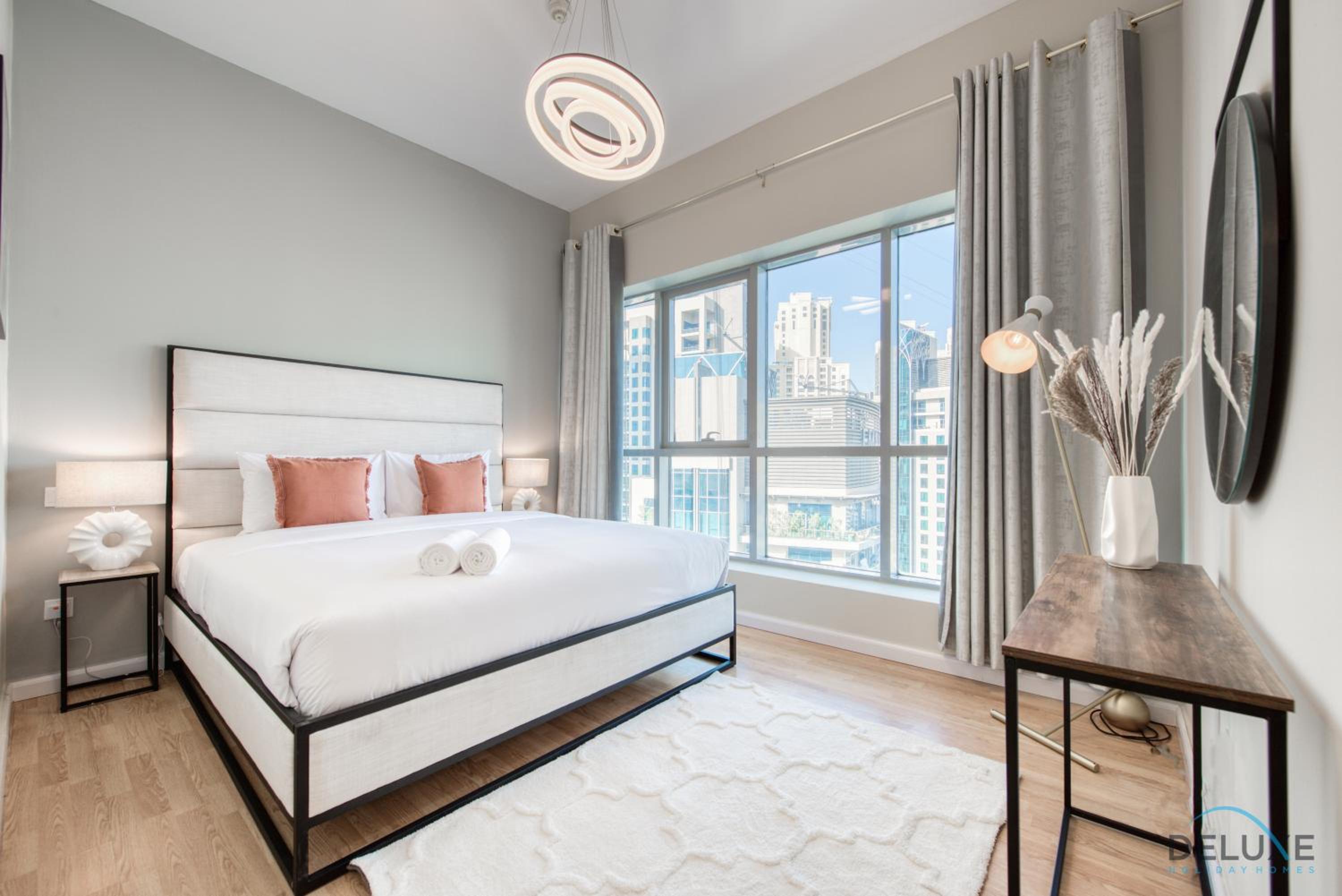 Elegant 2BR at The Point Dubai Marina by Deluxe Holiday Homes