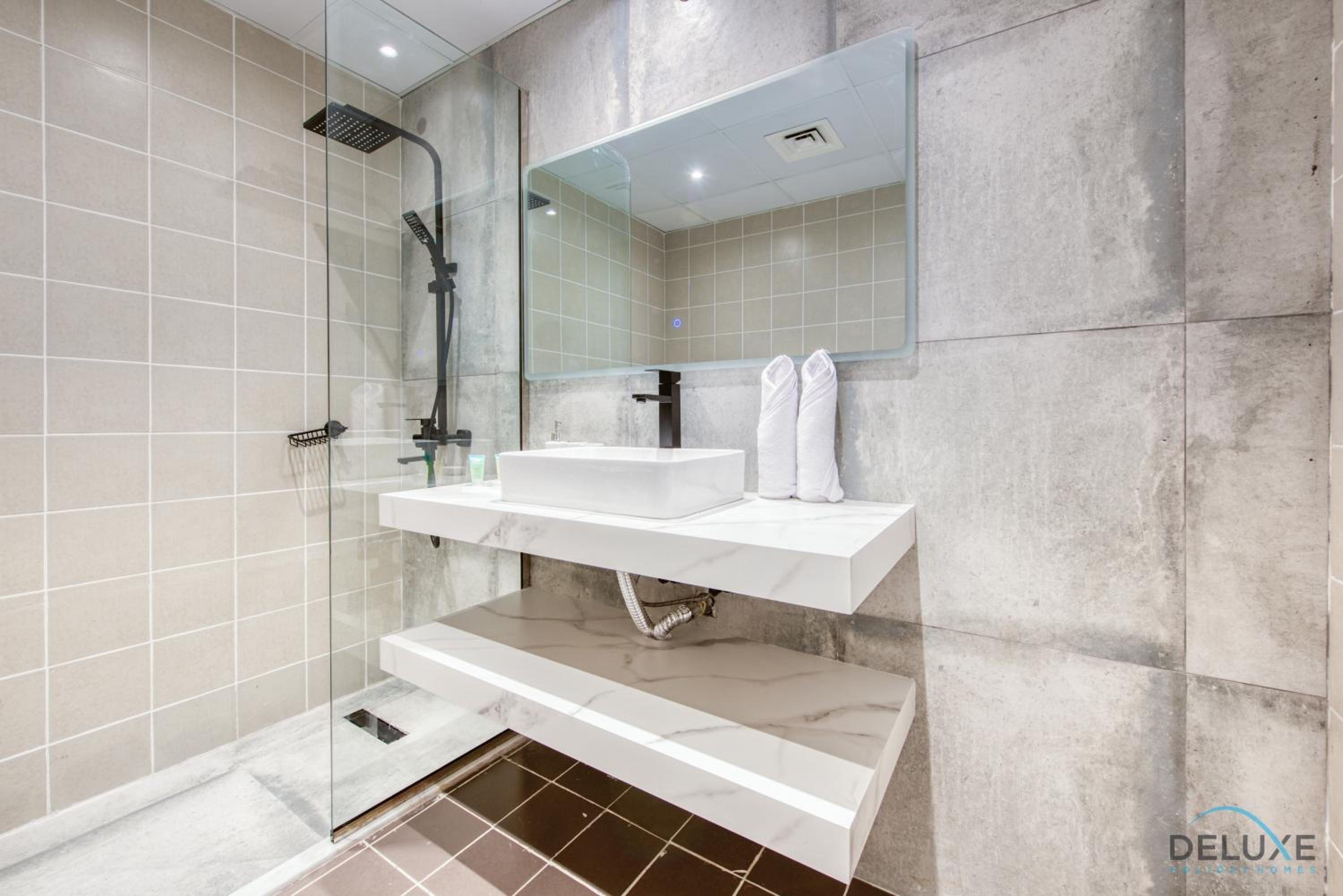 Elegant 2BR at The Point Dubai Marina by Deluxe Holiday Homes
