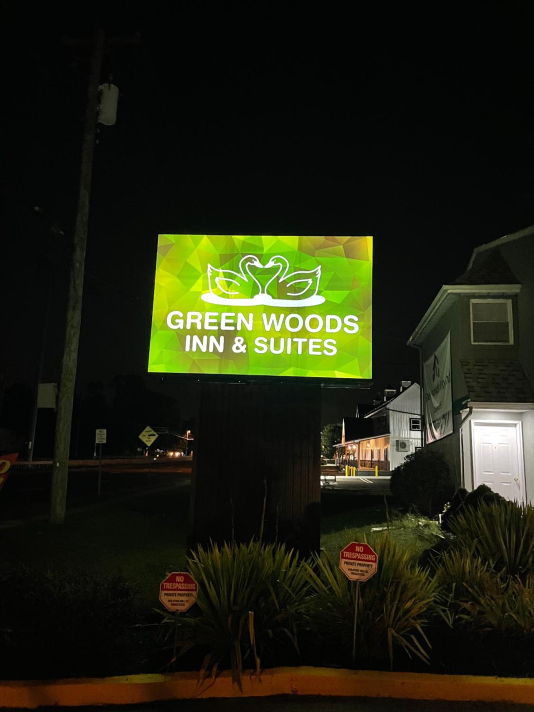 Greenwoods Inn  Suites - Property Image 1