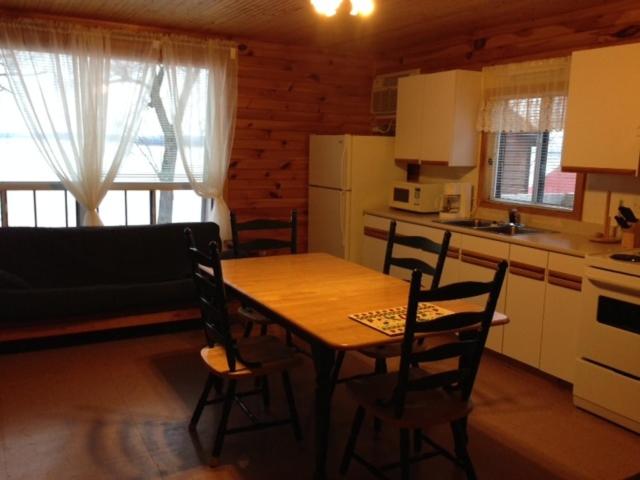 Sandy Shore Cottages Luxury Resort on Rice Lake
