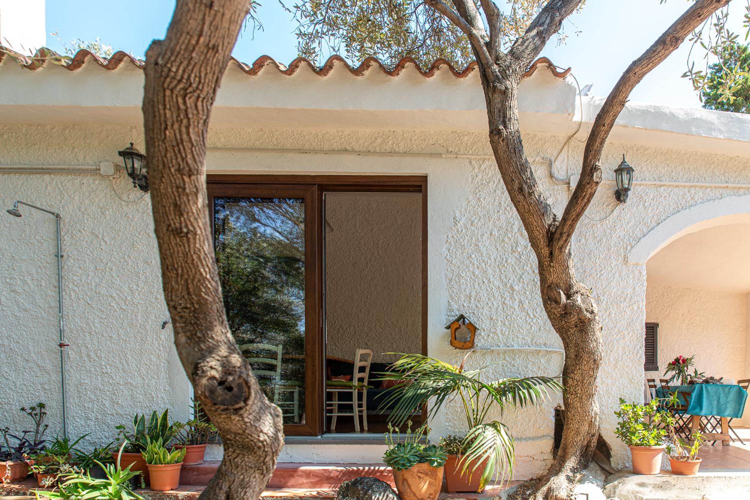Lilly - Lovely small Villa among Olive Trees view 2