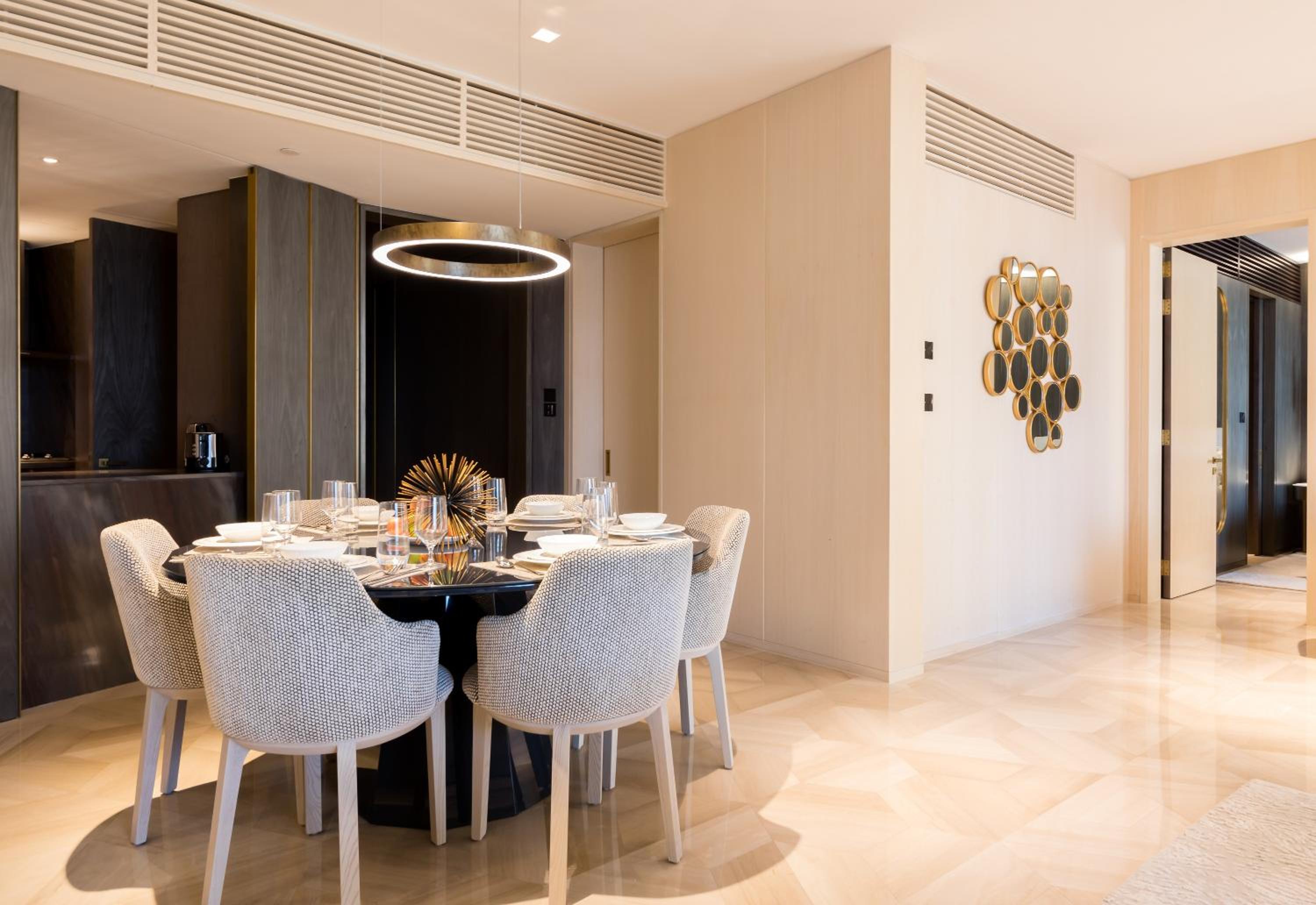 Maison Privee - Luxury Sea View Apt in FIVE Resort on The Palm