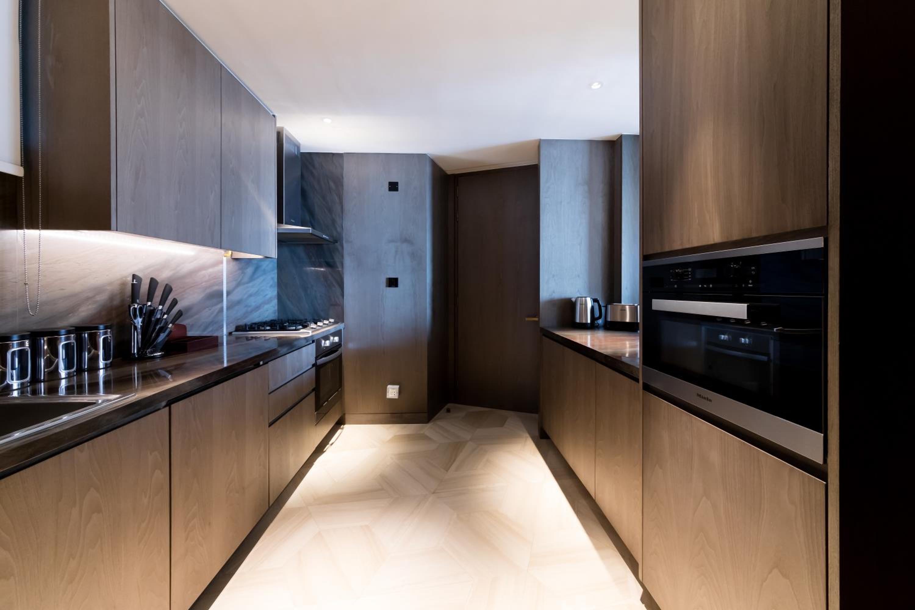 Maison Privee - Luxury Sea View Apt in FIVE Resort on The Palm