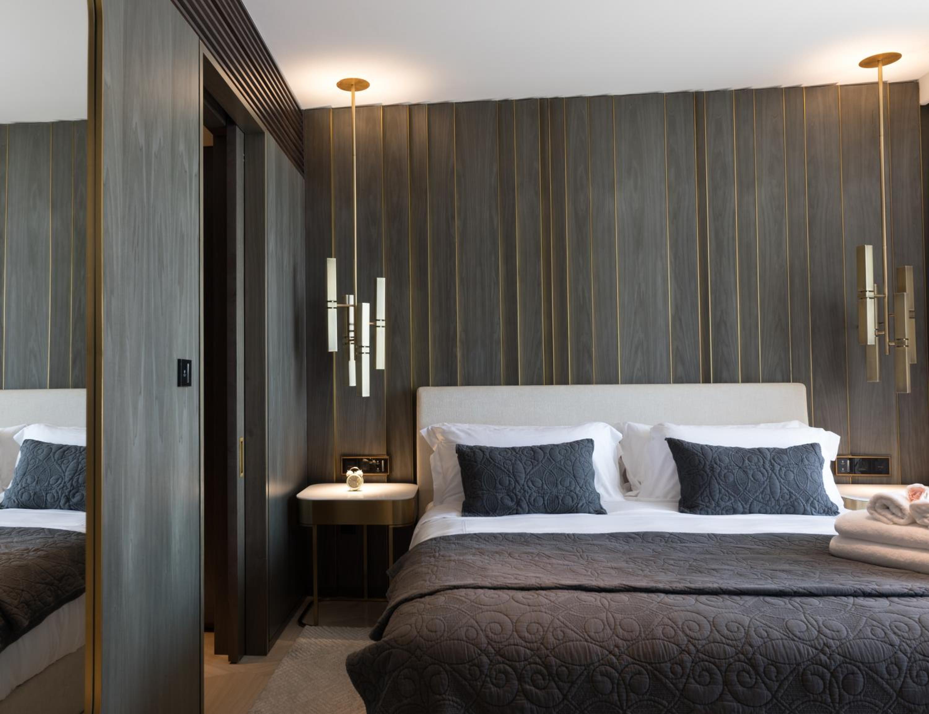 Maison Privee - Luxury Sea View Apt in FIVE Resort on The Palm