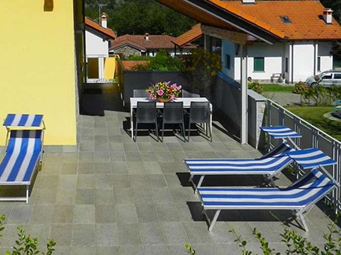 Rose Gialla Pastella Terrassen Ferienwohnung OG view 3