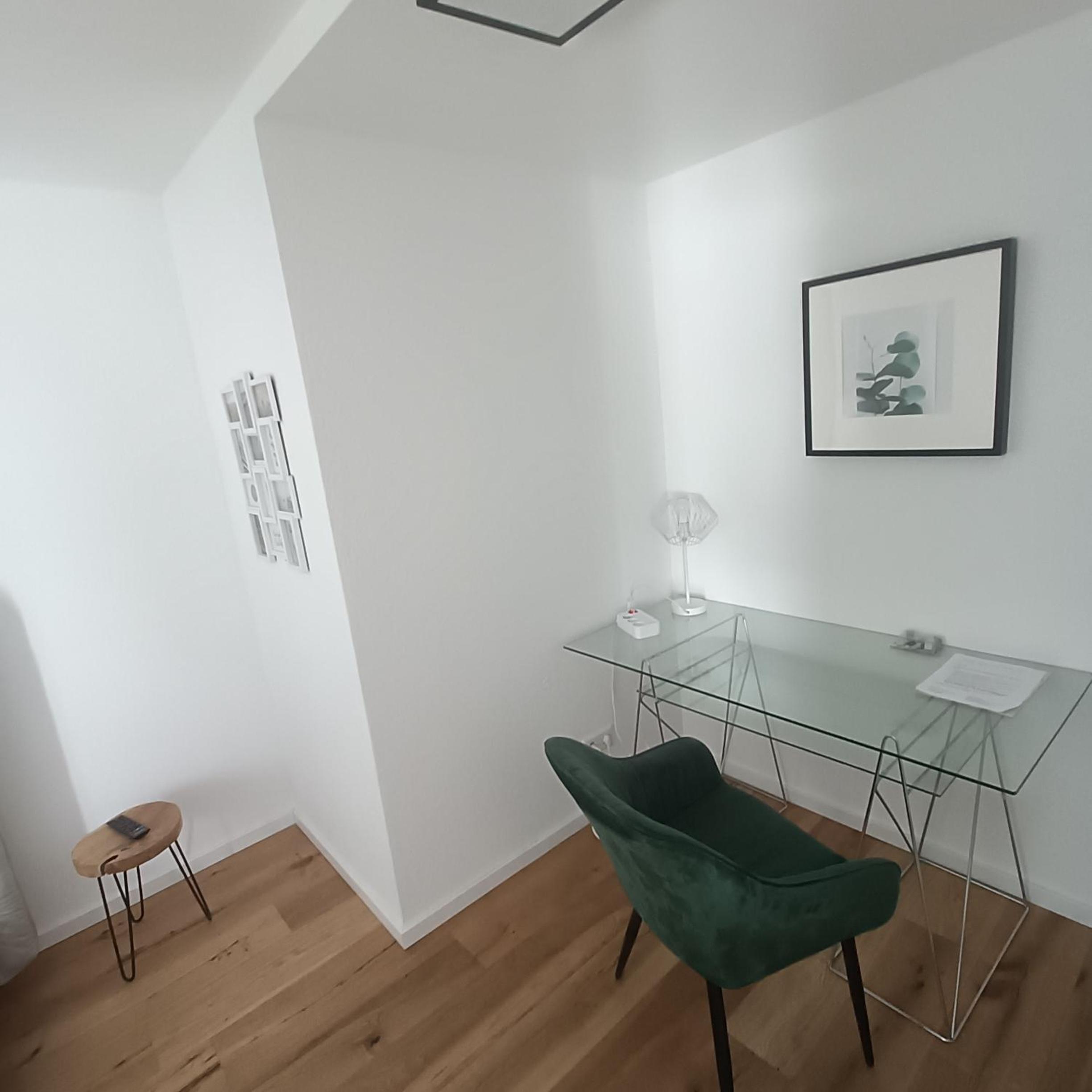 Apartments & möblierte Zimmer in Kahl am Main, Self-Check-In, W-Lan, Küchenzeile für Selbstversorgung, PKW-Platz