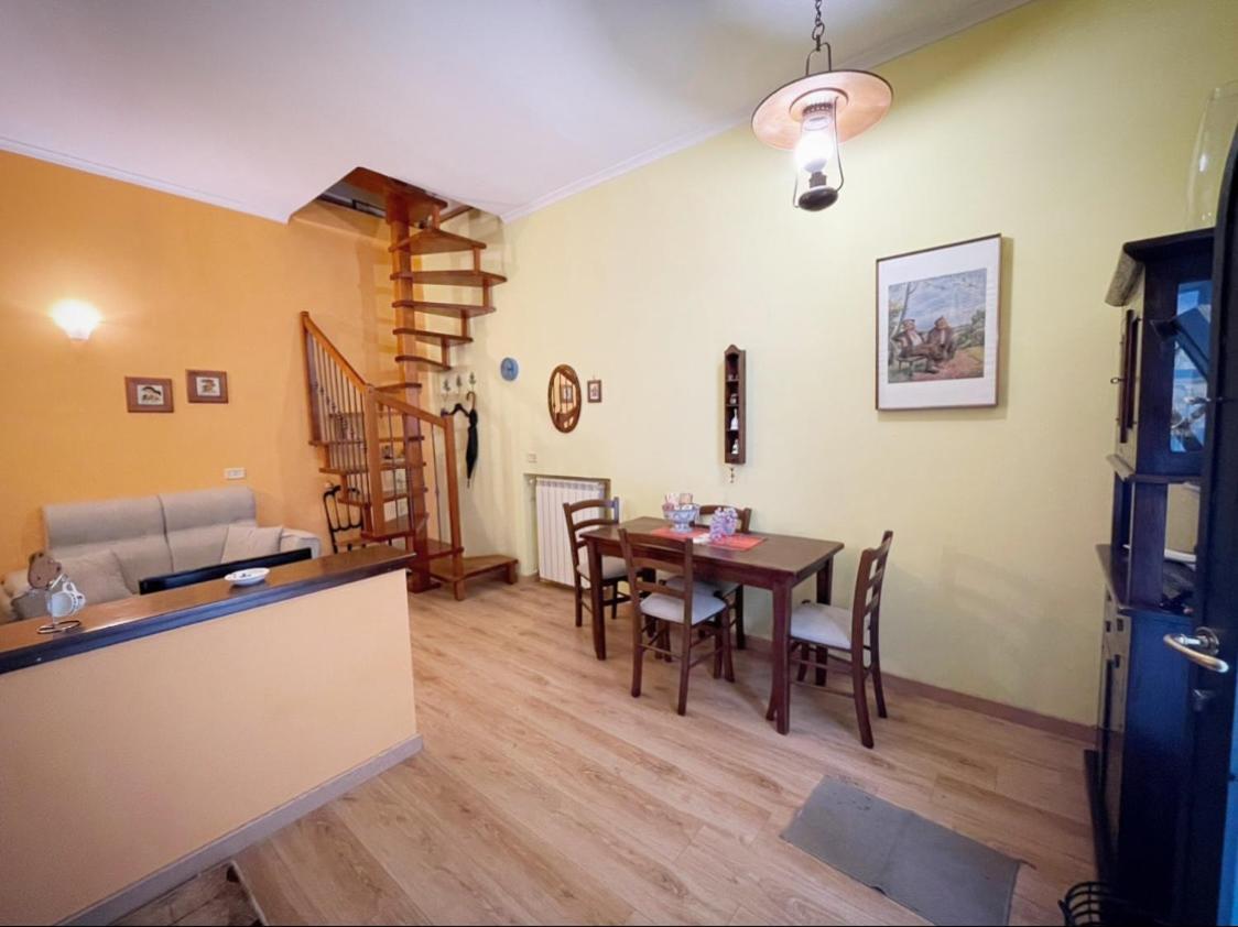 Jenniʻs Indipendent Tiny House