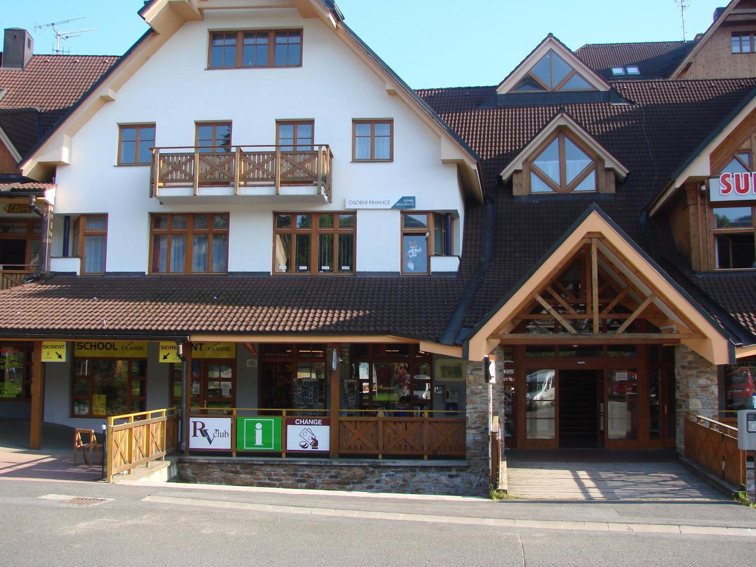 Photo 8