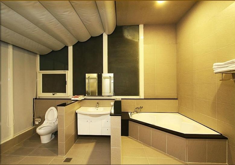 Zhuyuan Ju B&B