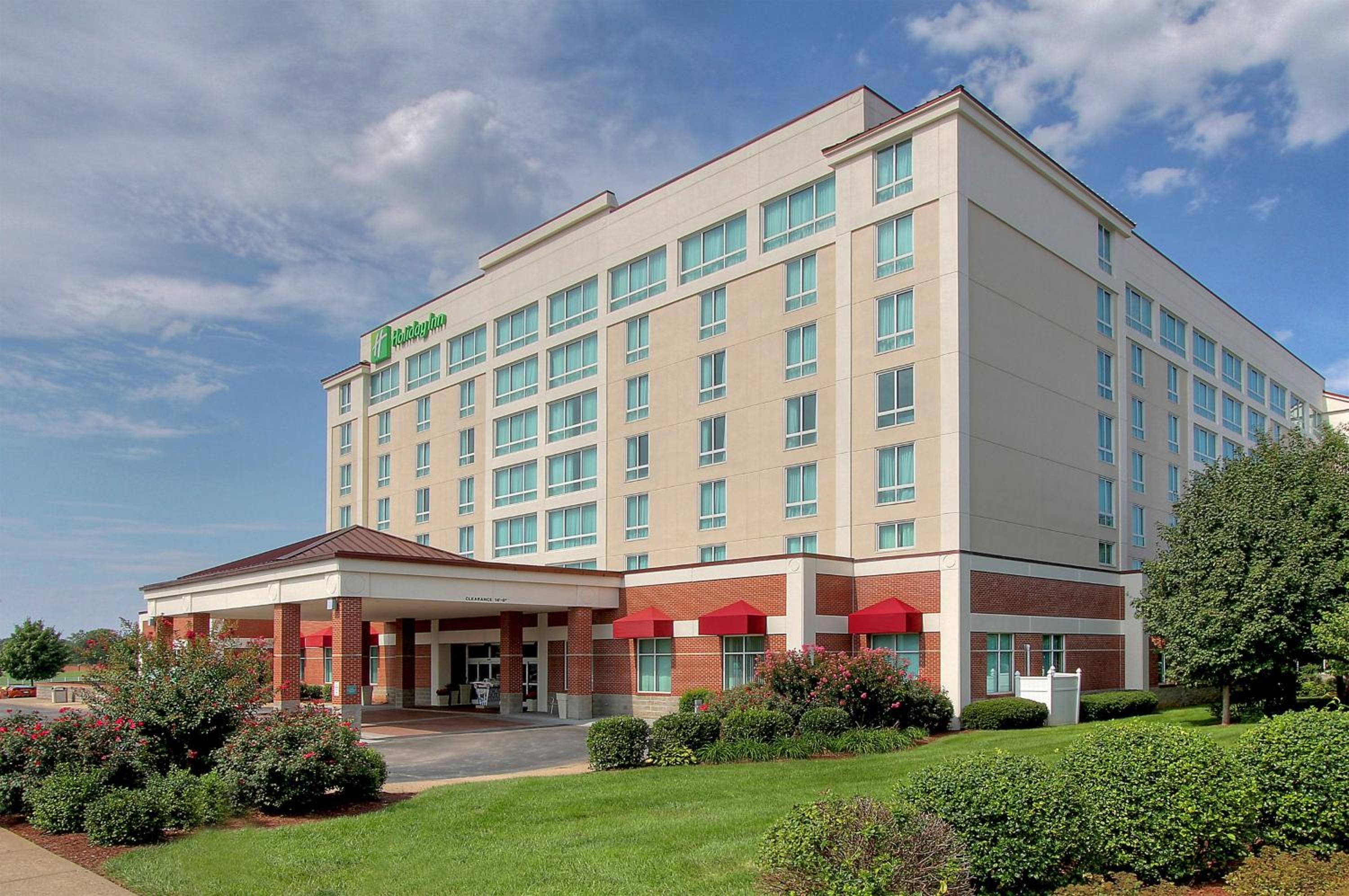Hotel Holiday Inn University Plaza-Bowling Green, an IHG Hotel - Image 1