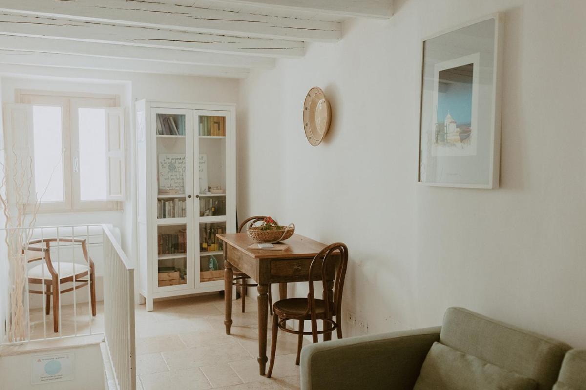 Elena's house 30 photo 5