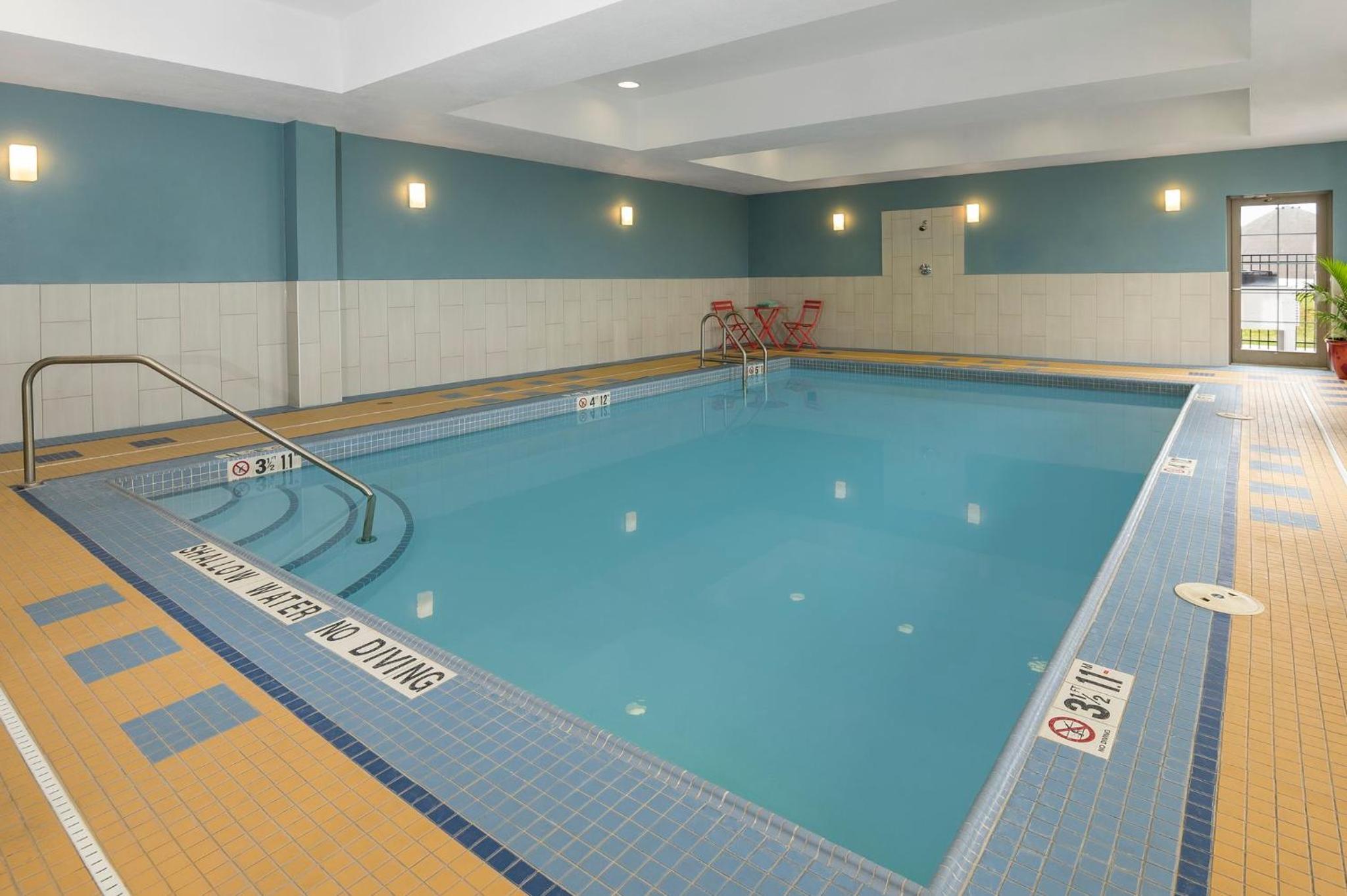 North Bay Vacations - Holiday Inn Express Hotel  Suites North Bay, an IHG Hotel - Property Image 8
