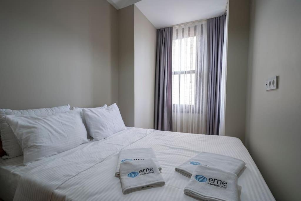 Historic 2 Bedroom Galata Apt-Heart of Istanbul ( Kuledibi 5 )