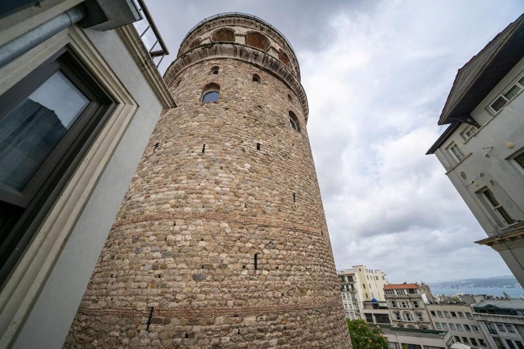 Historic 2 Bedroom Galata Apt-Heart of Istanbul ( Kuledibi 3 )