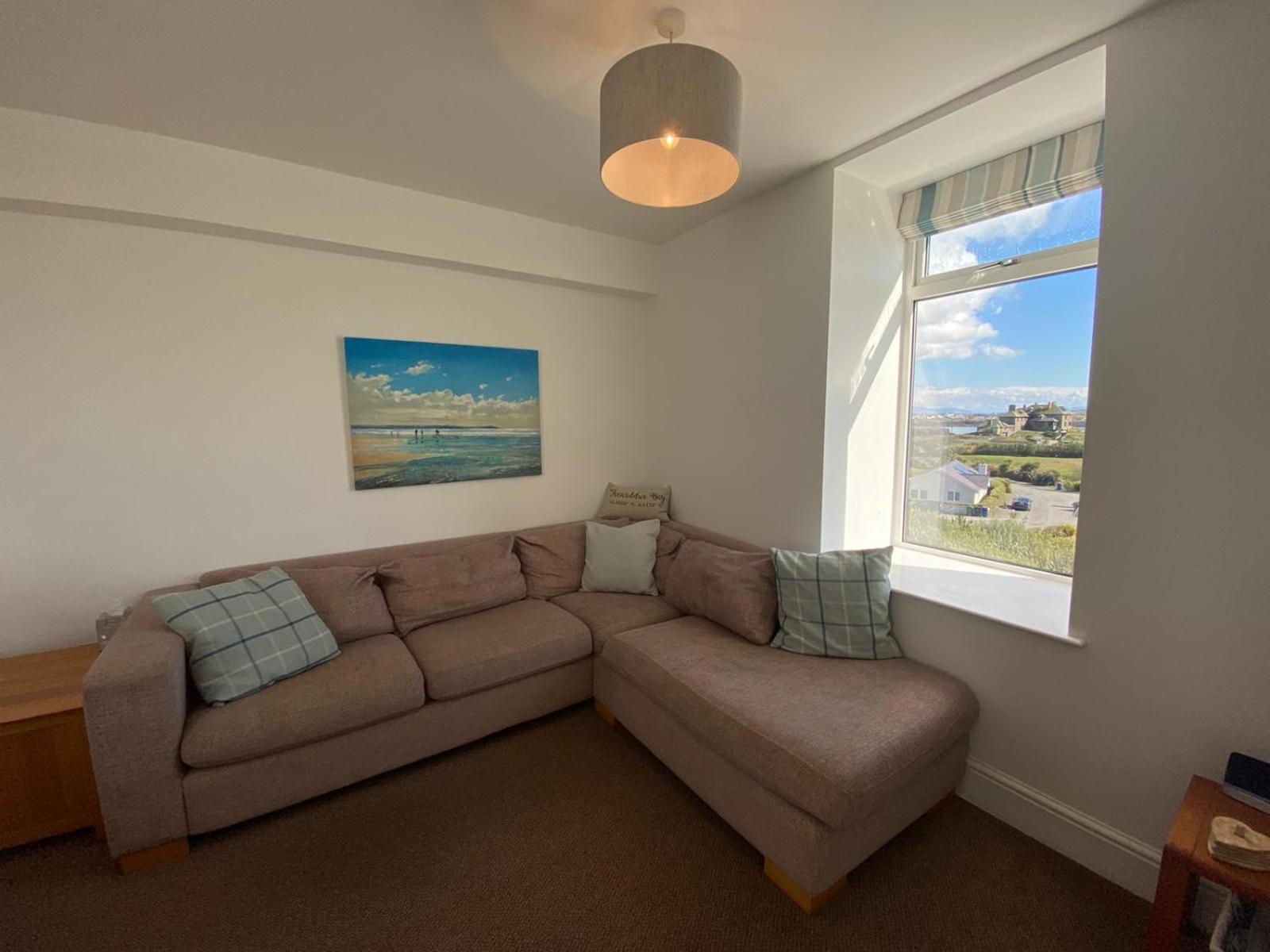 Tudor Apartment (Panoramic Sea Views) view 4