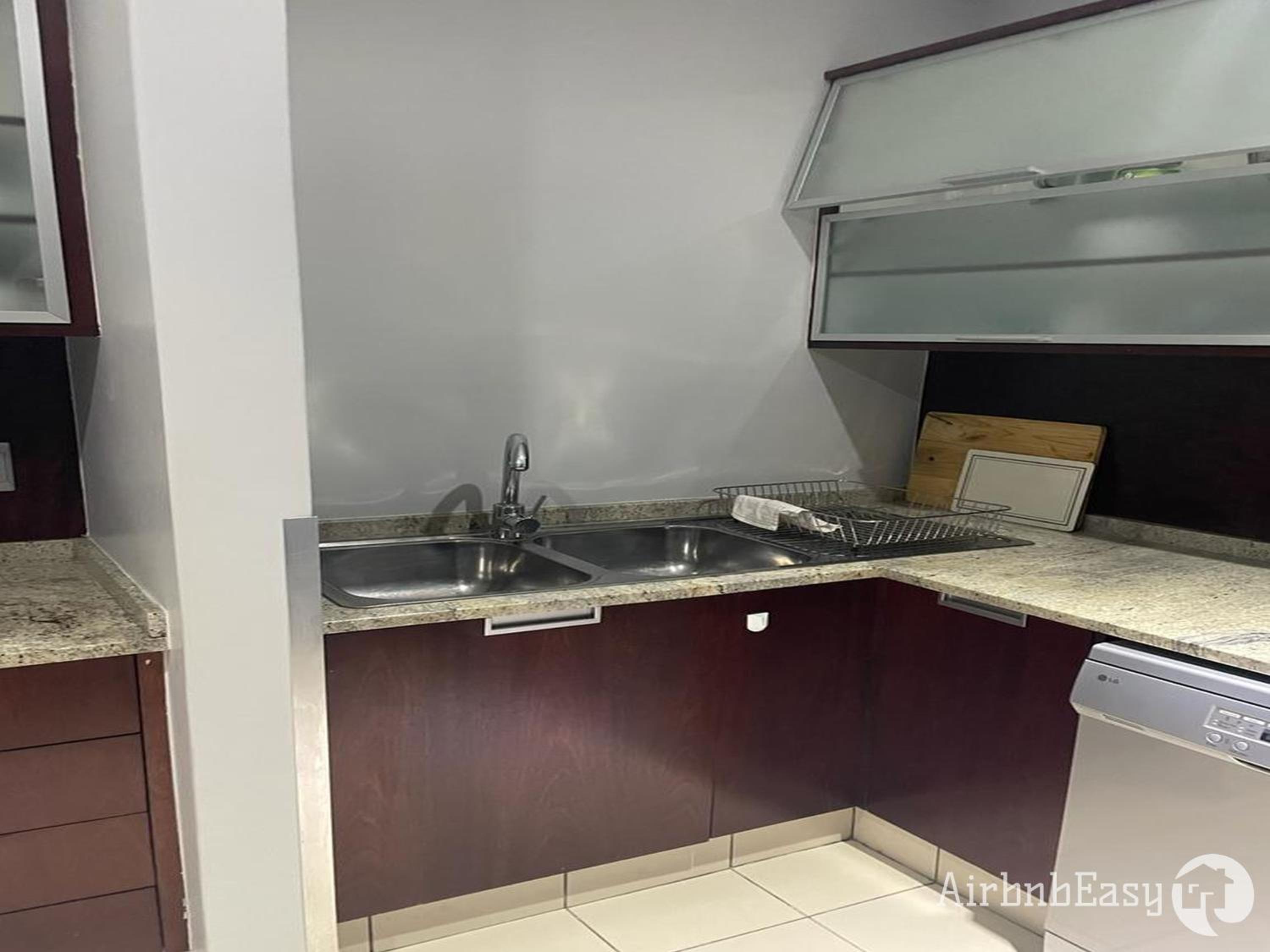 Johannesburg Vacations - Luxury Apartment - Michelangelo Towers - Property Image 24