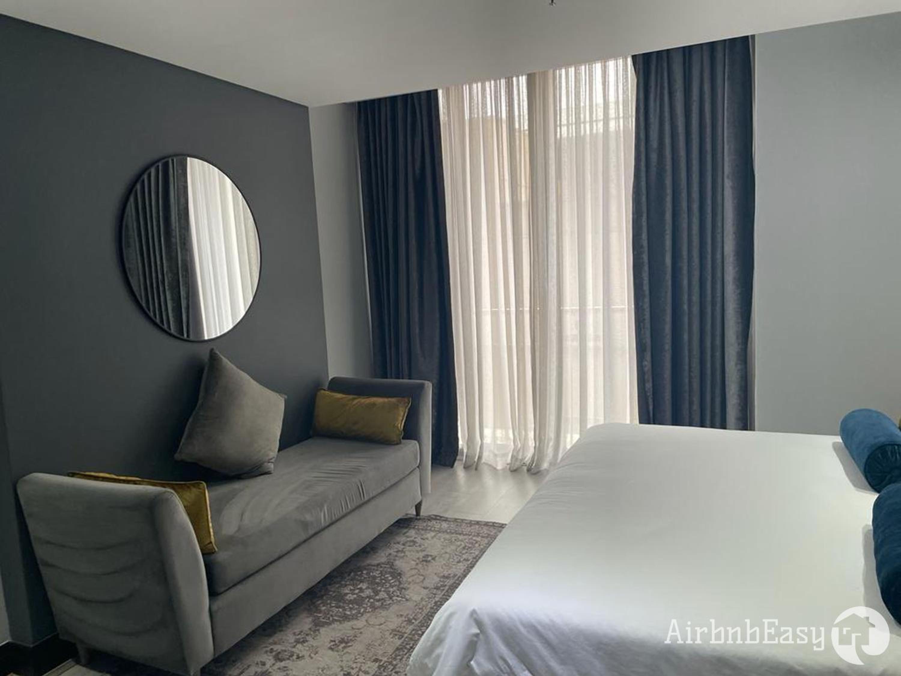 Johannesburg Vacations - Luxury Apartment - Michelangelo Towers - Property Image 21