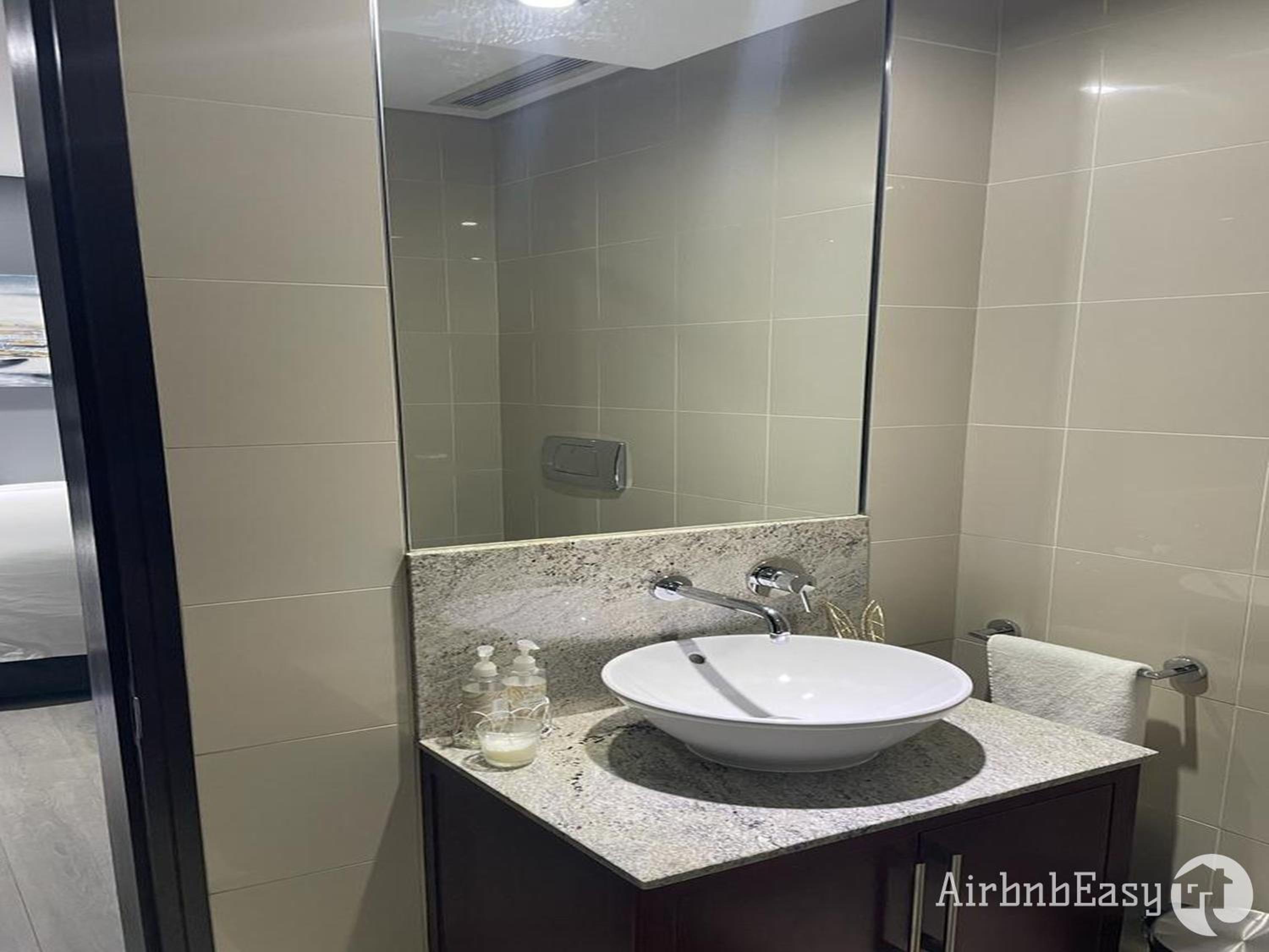 Johannesburg Vacations - Luxury Apartment - Michelangelo Towers - Property Image 20