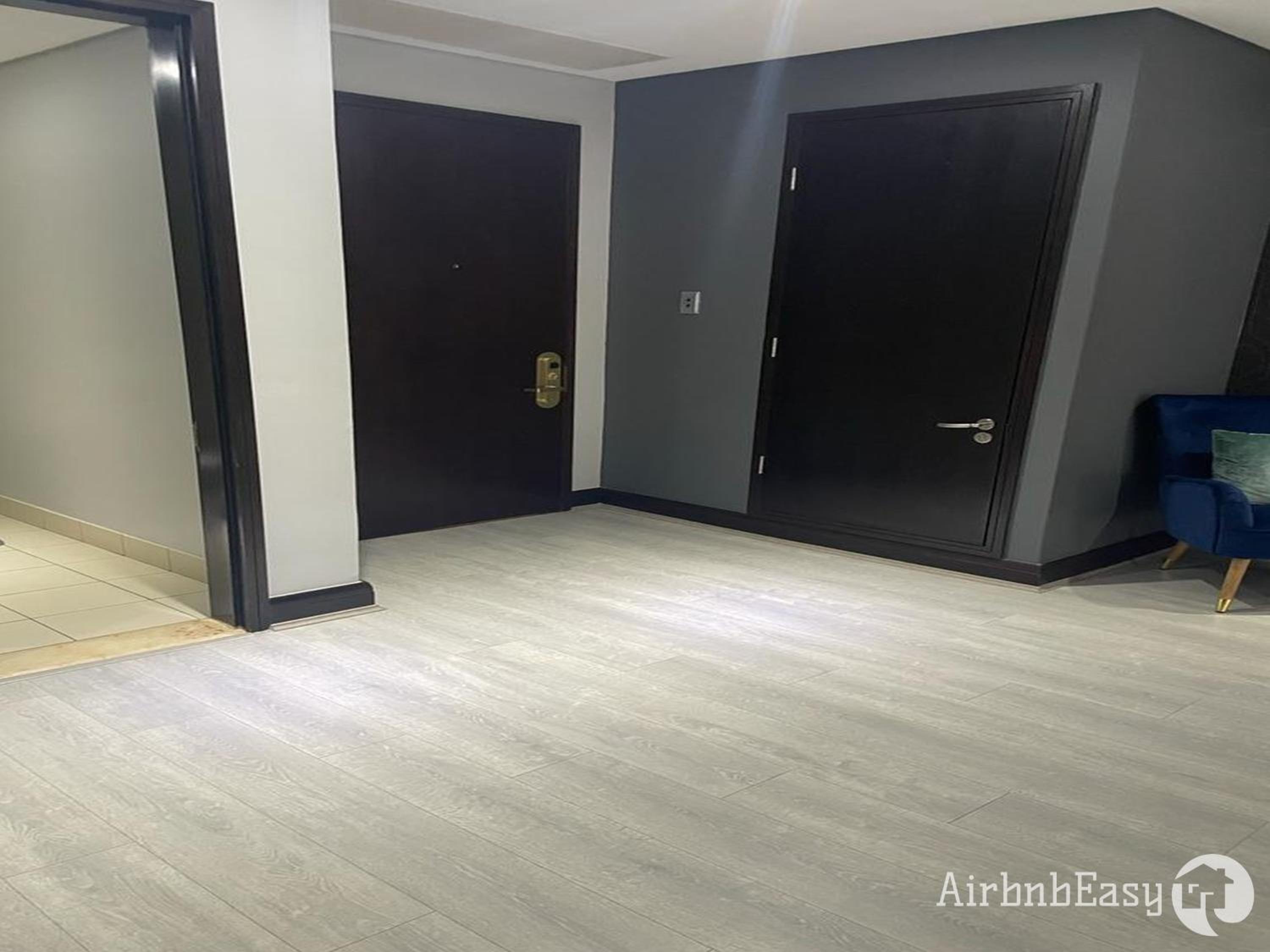Johannesburg Vacations - Luxury Apartment - Michelangelo Towers - Property Image 14