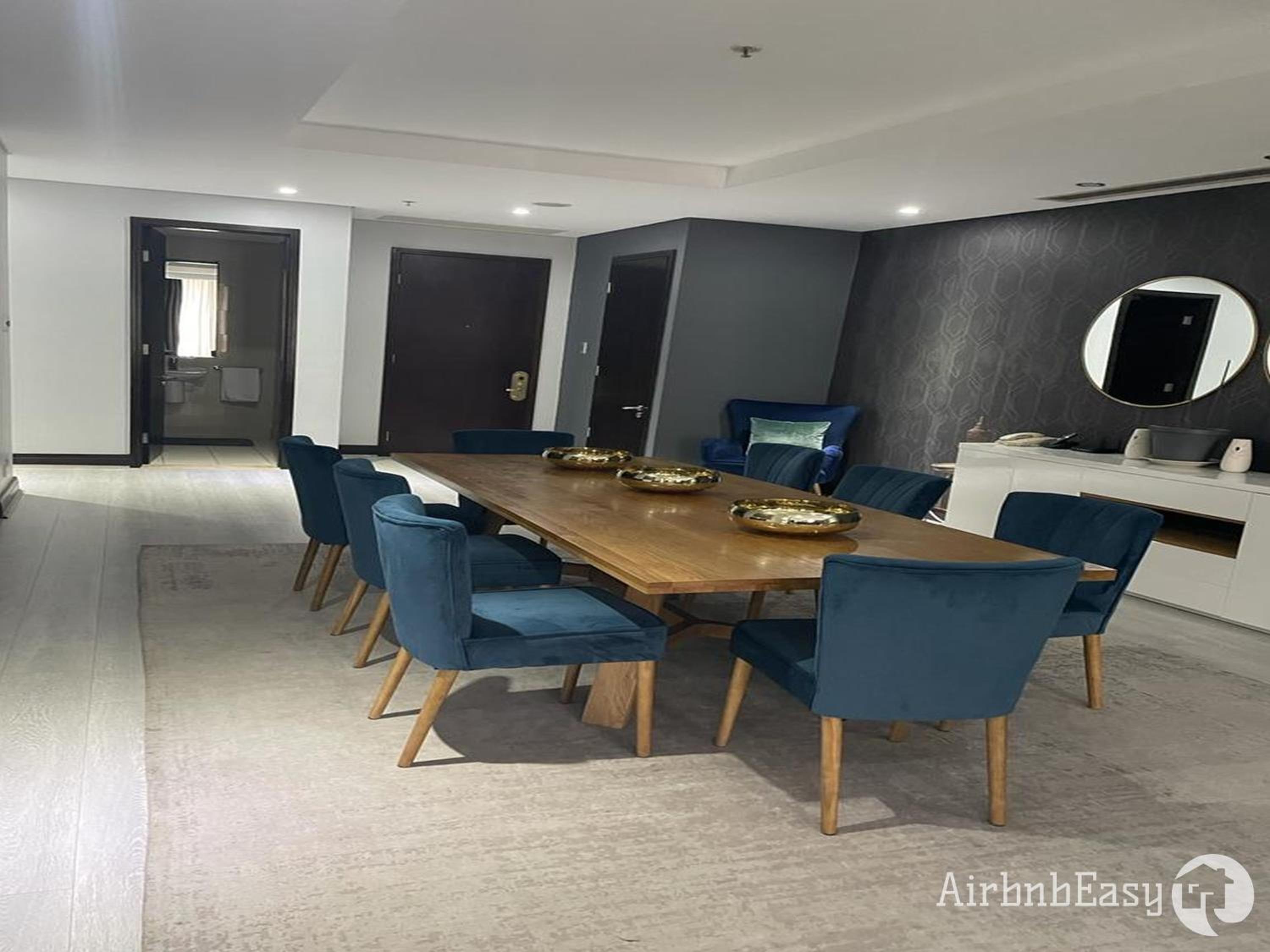 Johannesburg Vacations - Luxury Apartment - Michelangelo Towers - Property Image 15