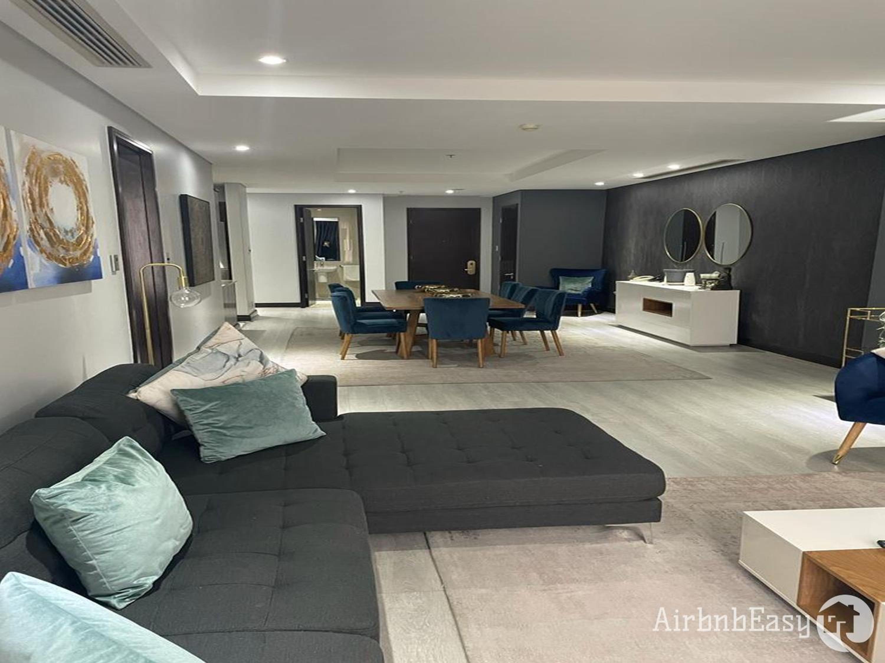 Johannesburg Vacations - Luxury Apartment - Michelangelo Towers - Property Image 37