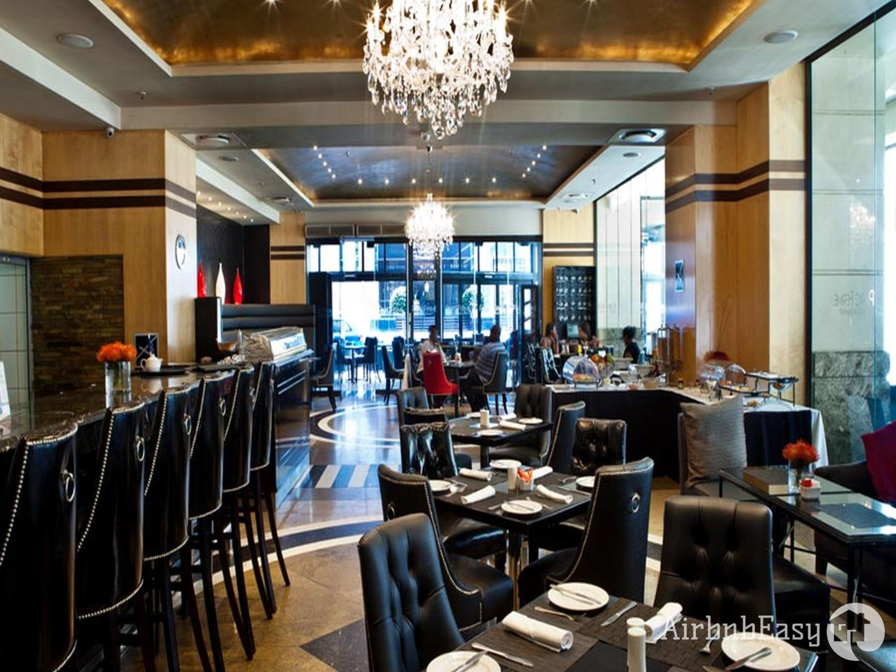 Johannesburg Vacations - Luxury Apartment - Michelangelo Towers - Property Image 27