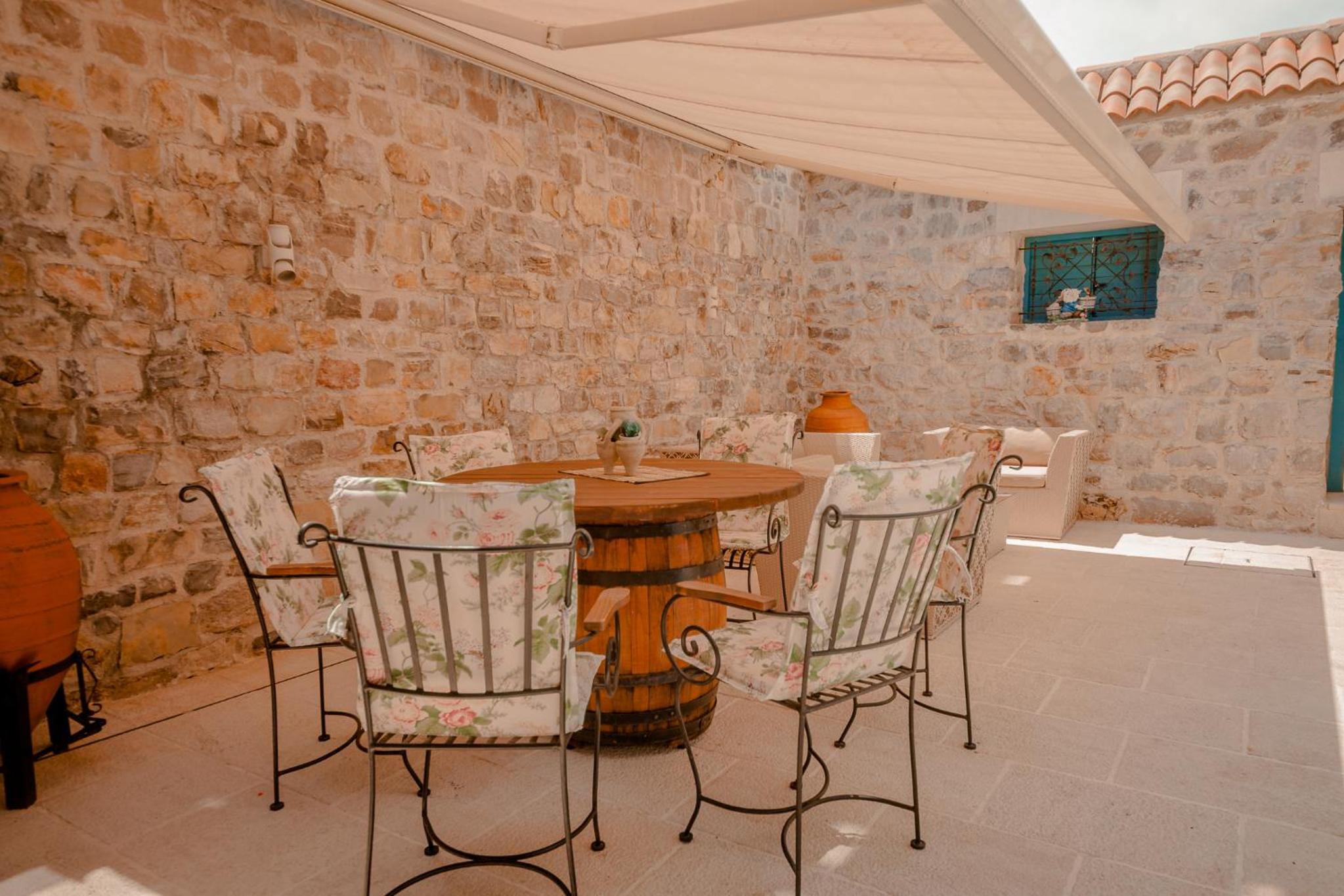 Hotel Jelena vile & apartmani - Villa Stara Kuća - Image 1