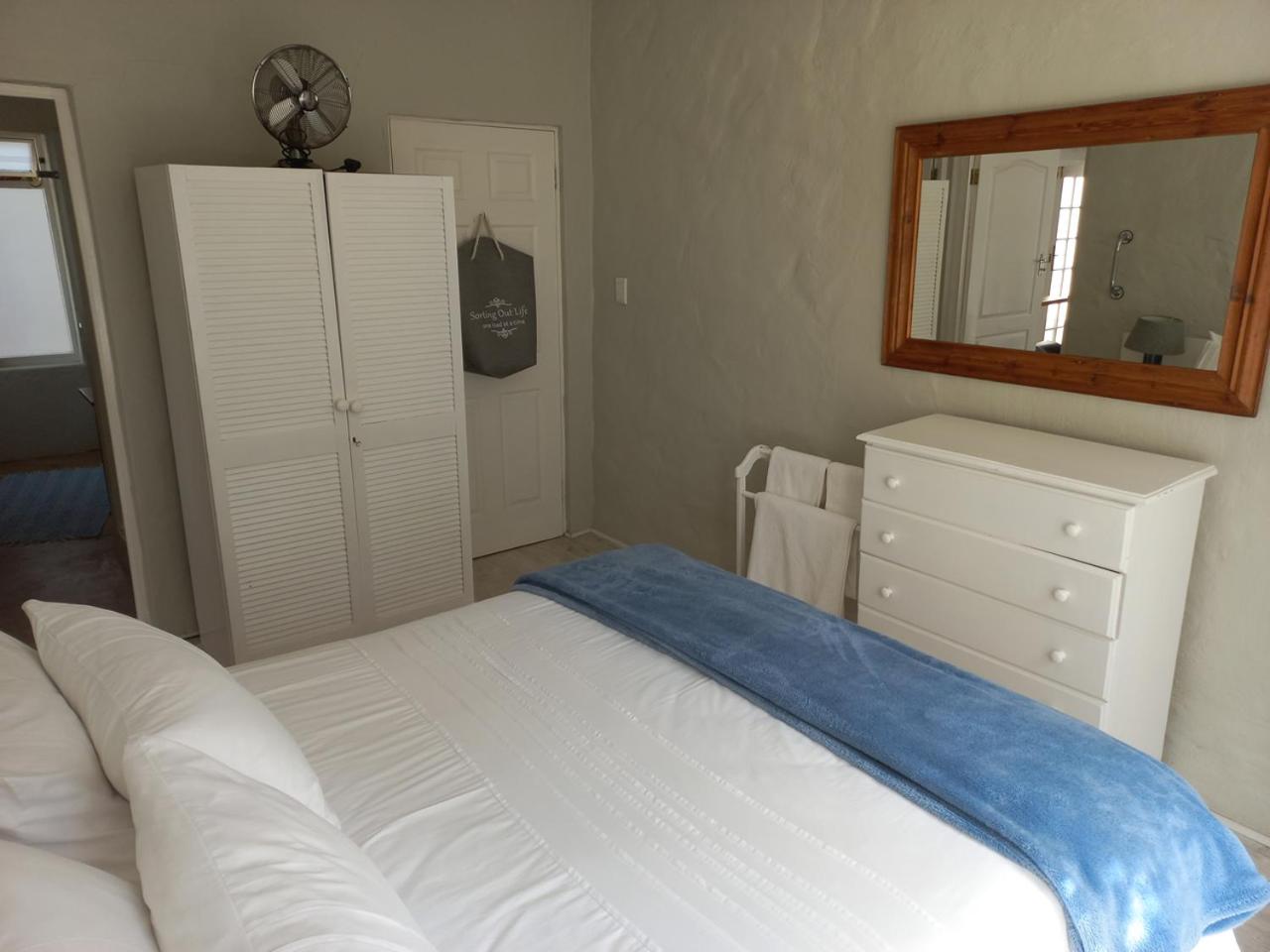 Onrus Garden Cottage, Sunny and Spacious