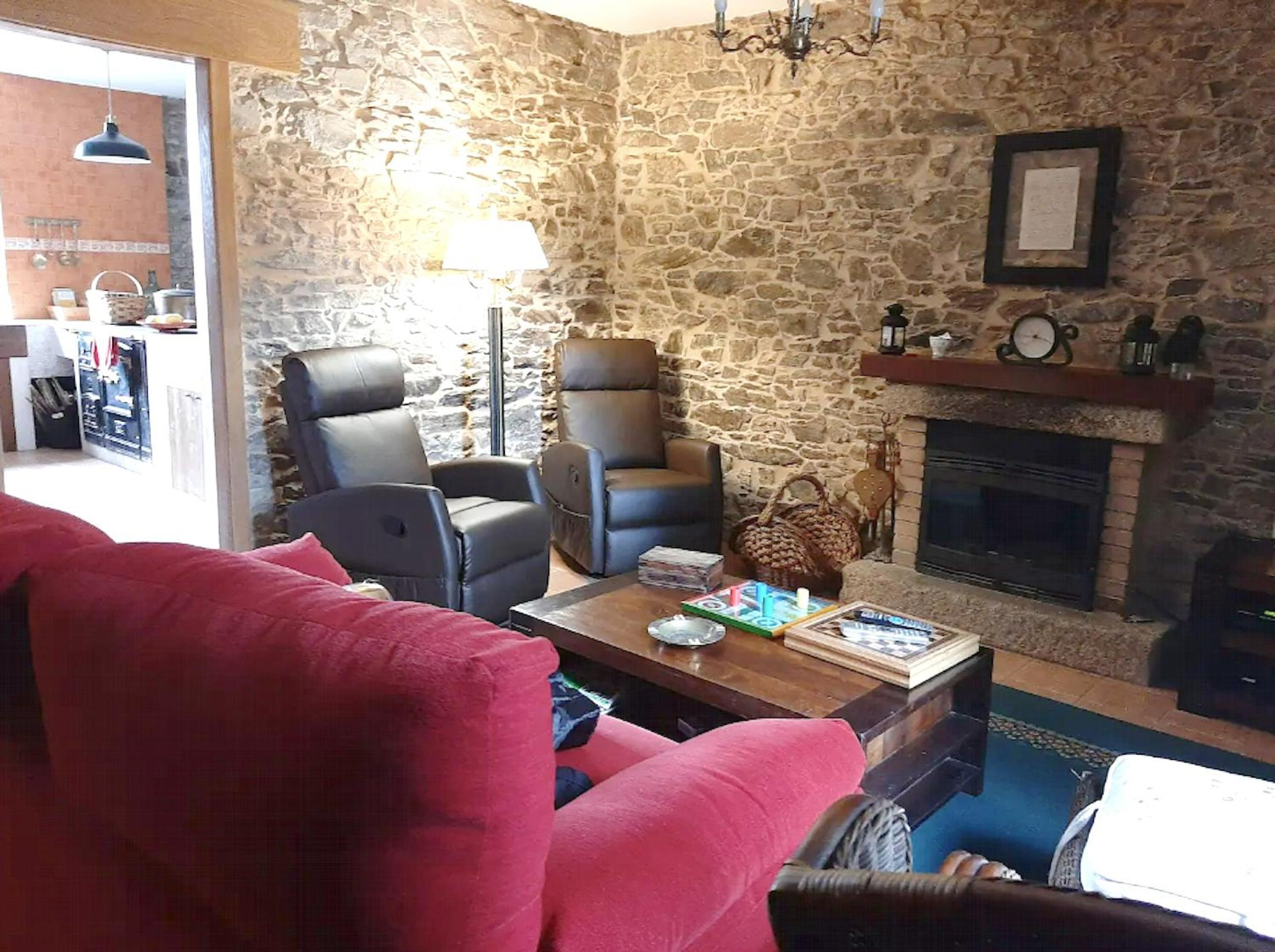 Spacious villa with pool in Empalme de Vilar - 300 m², 8 guests view 4