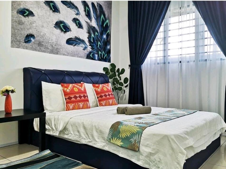 BOHEMIAN HOME 3 bedroom -10 mins to Mid Valley