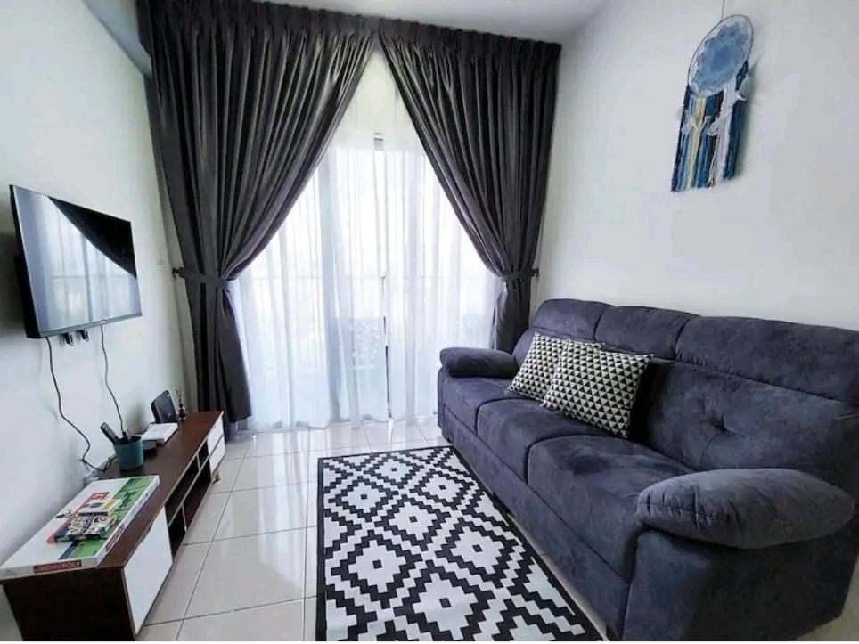 BOHEMIAN HOME 3 bedroom -10 mins to Mid Valley