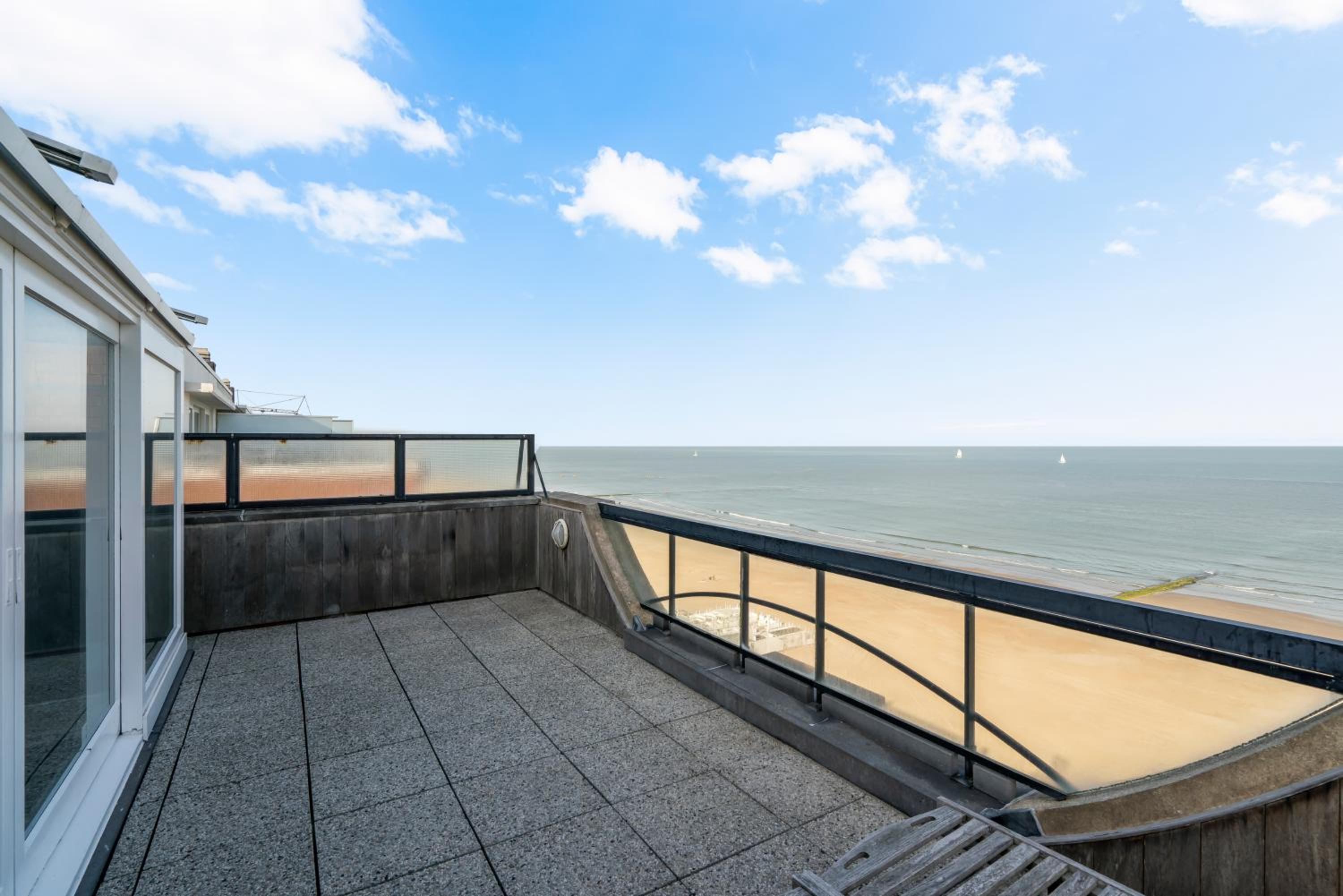 Penthouse app met imposant & eindeloos zeezicht