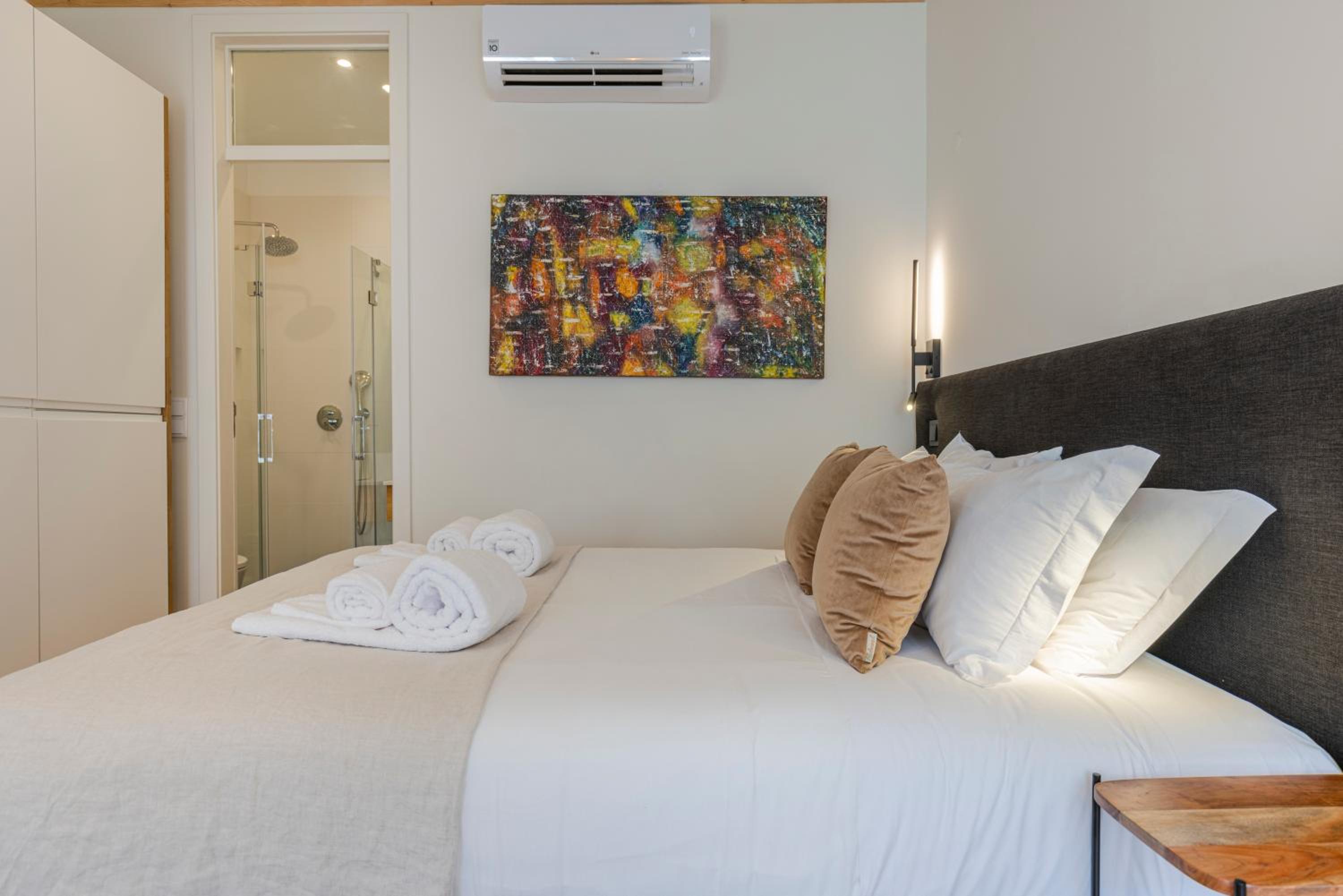 Cozy Studio Apartment near the river II