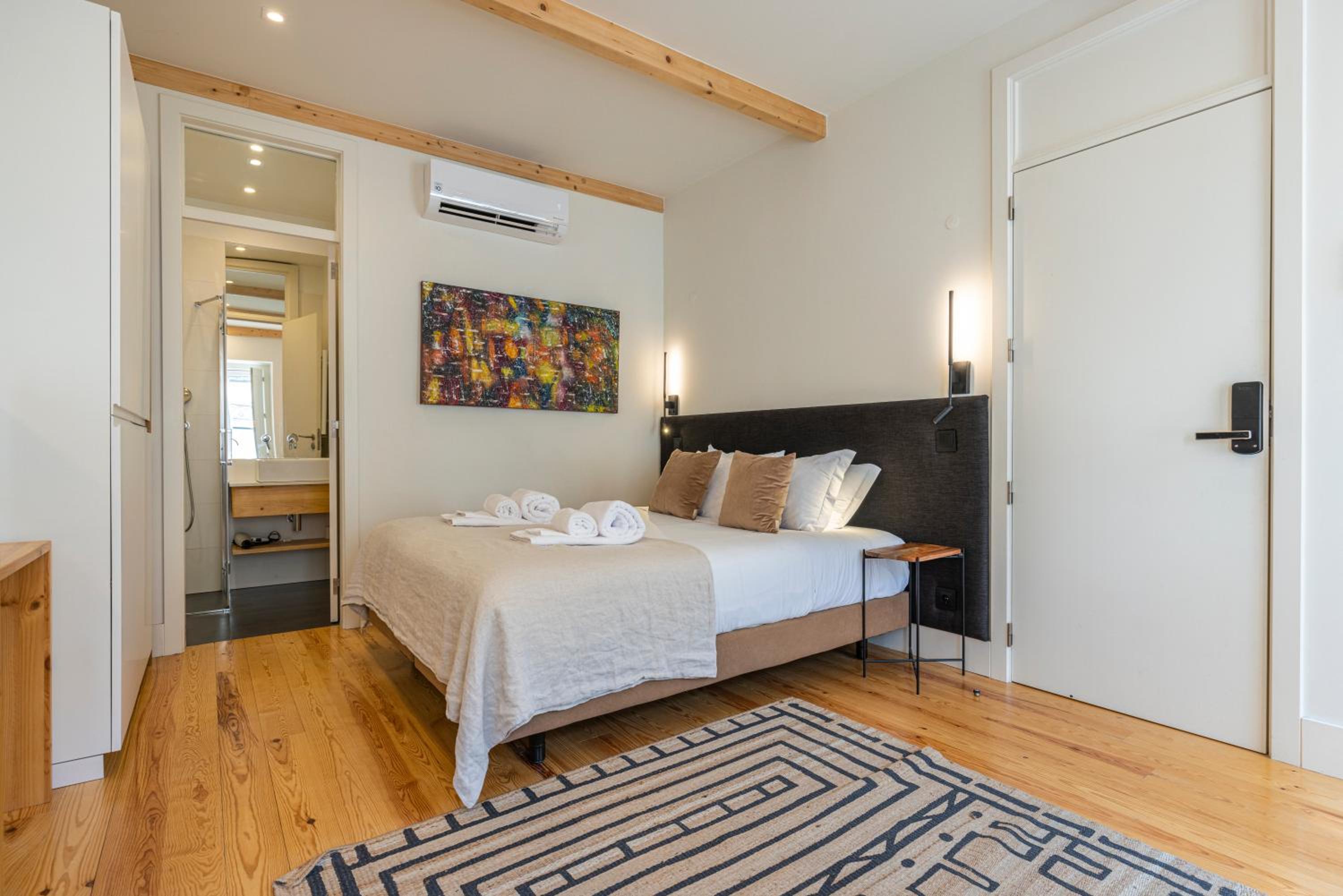Cozy Studio Apartment near the river II